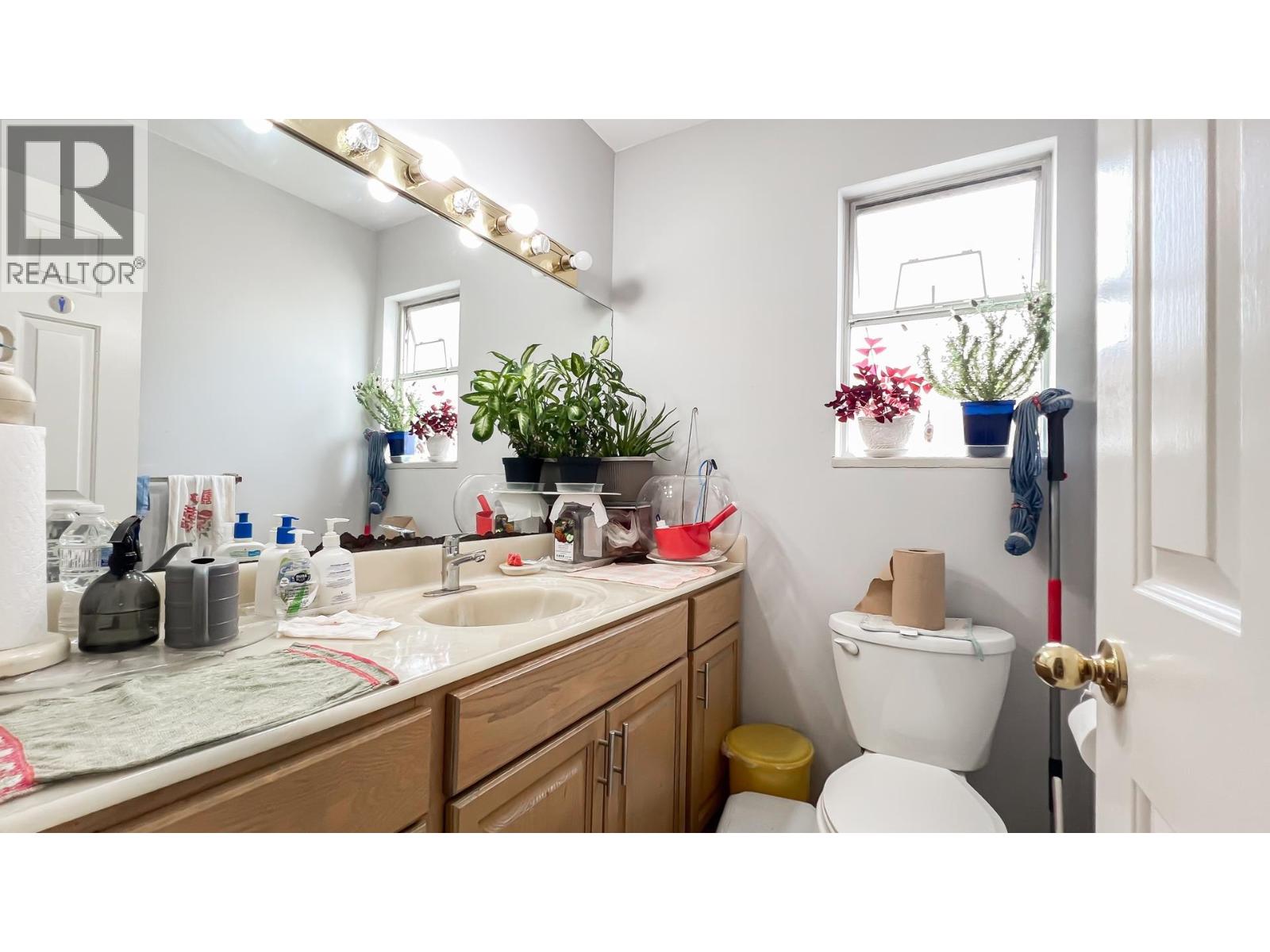 1860 Se Marine Drive Property Photo 8