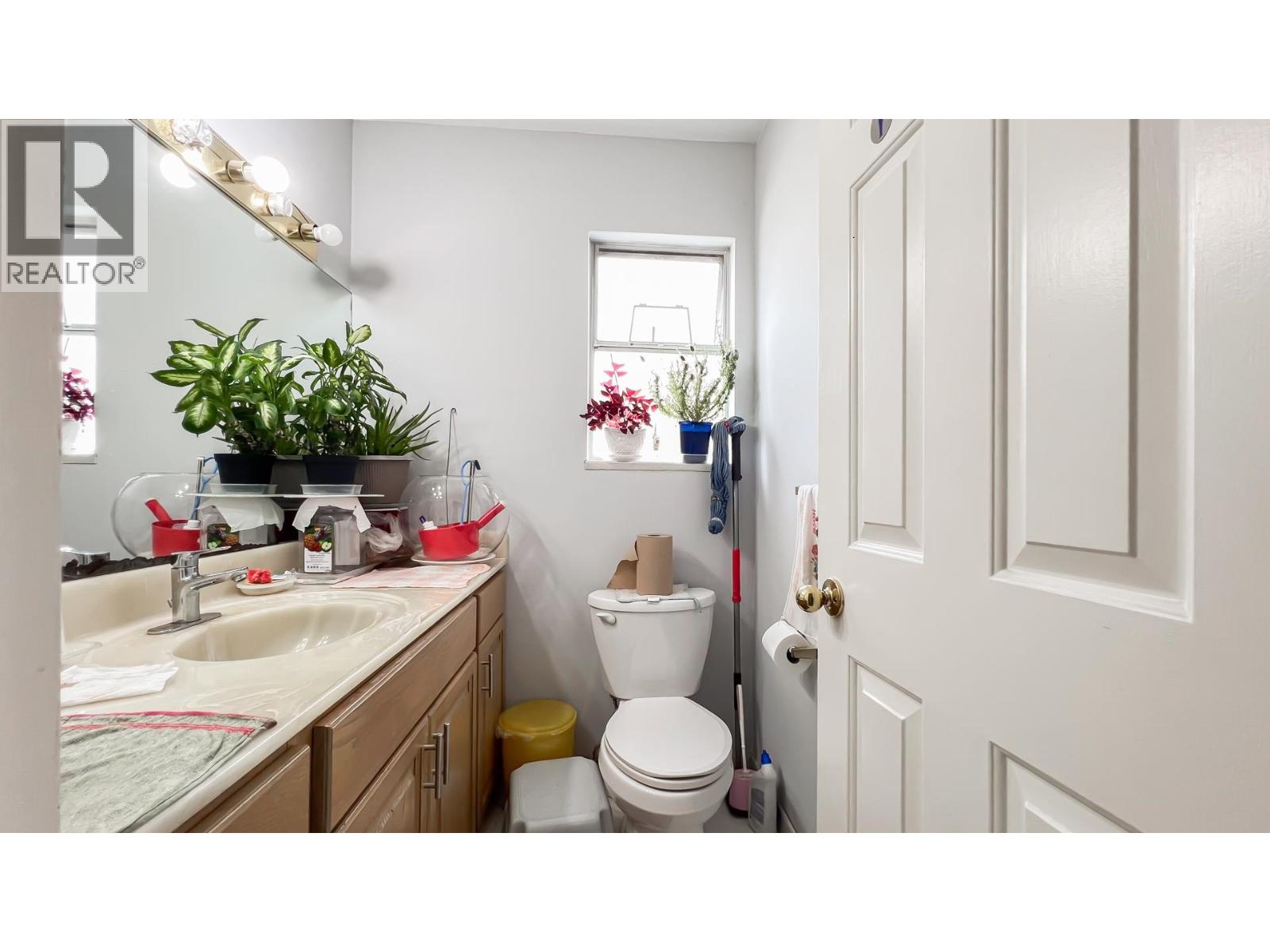 1860 Se Marine Drive Property Photo 9