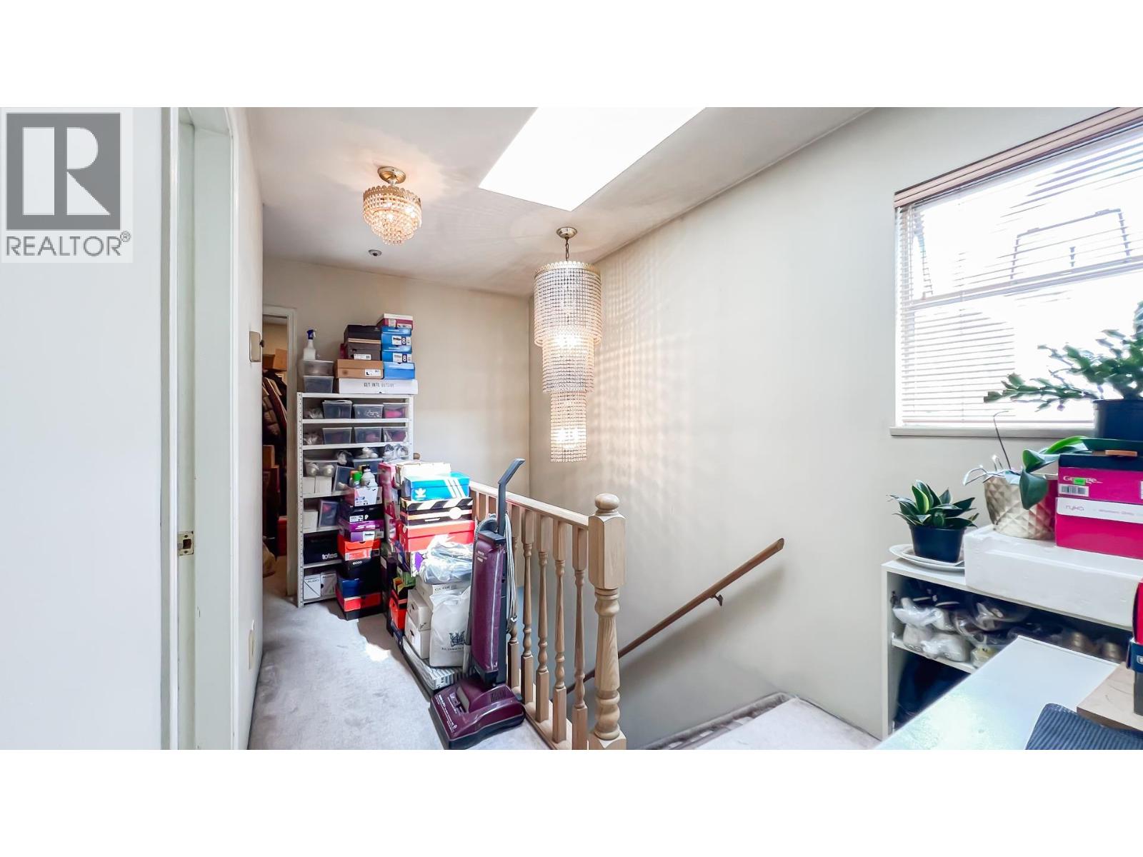 1860 Se Marine Drive Property Photo 15