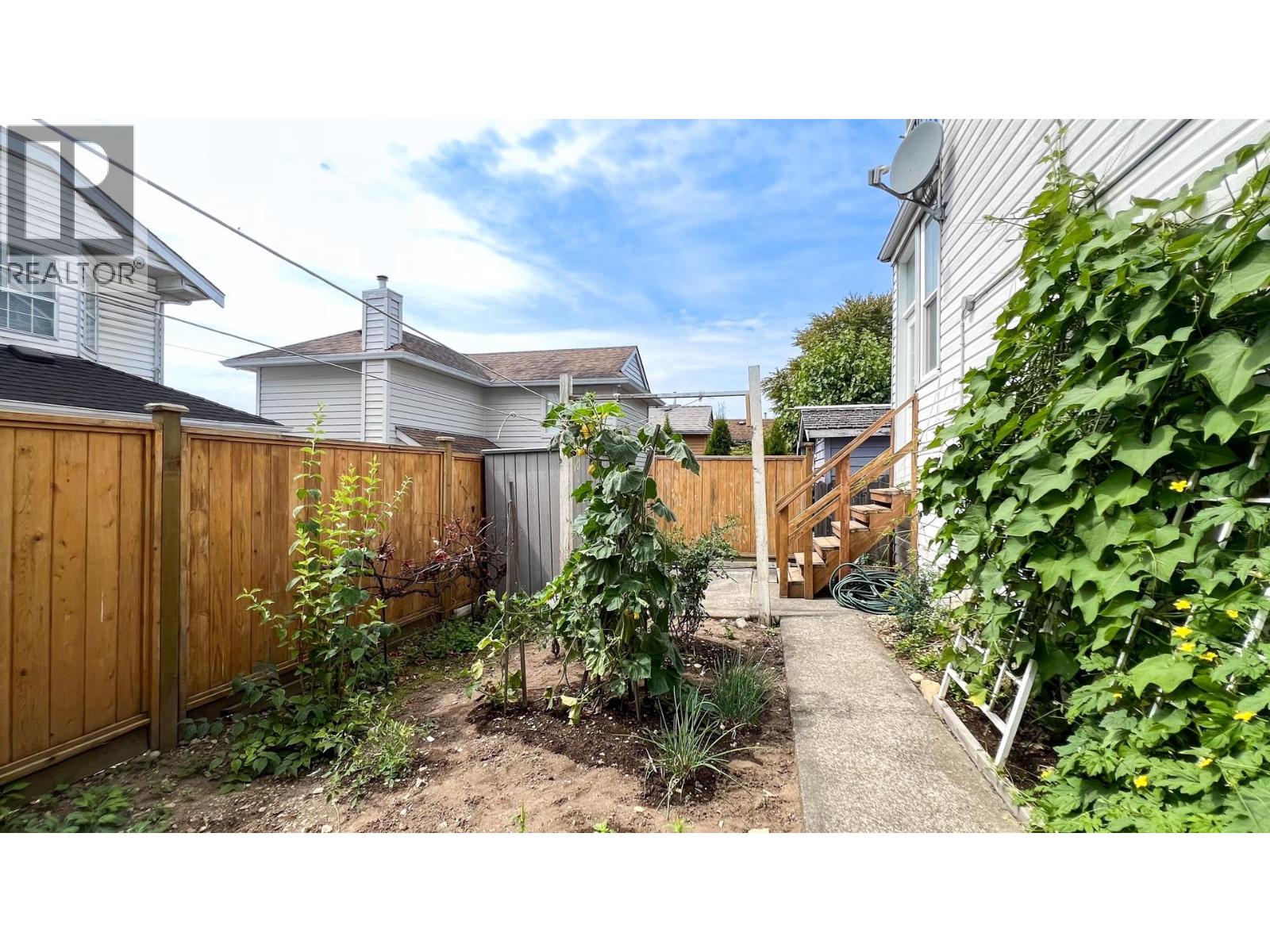 1860 Se Marine Drive Property Photo 23