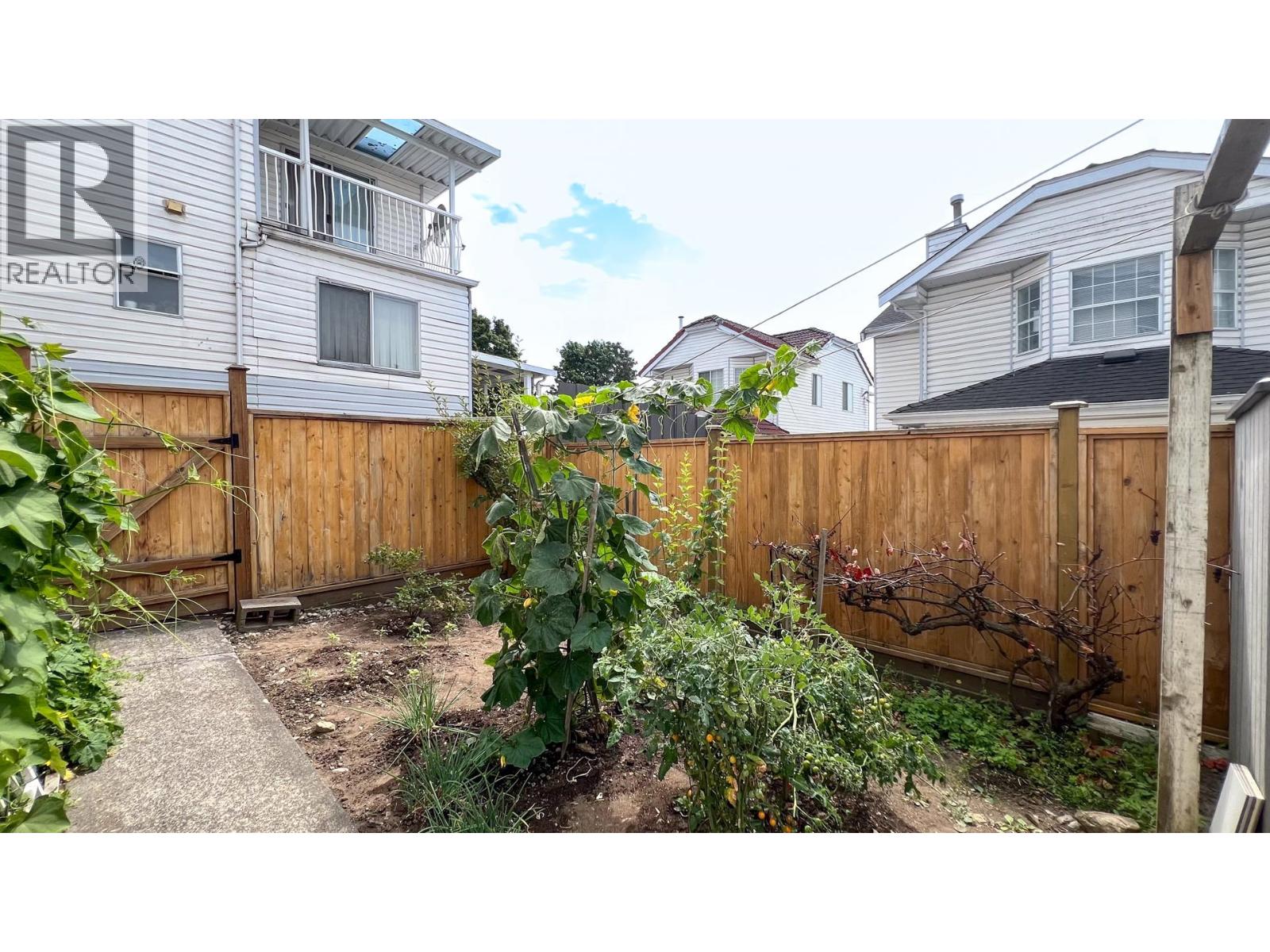 1860 Se Marine Drive Property Photo 24