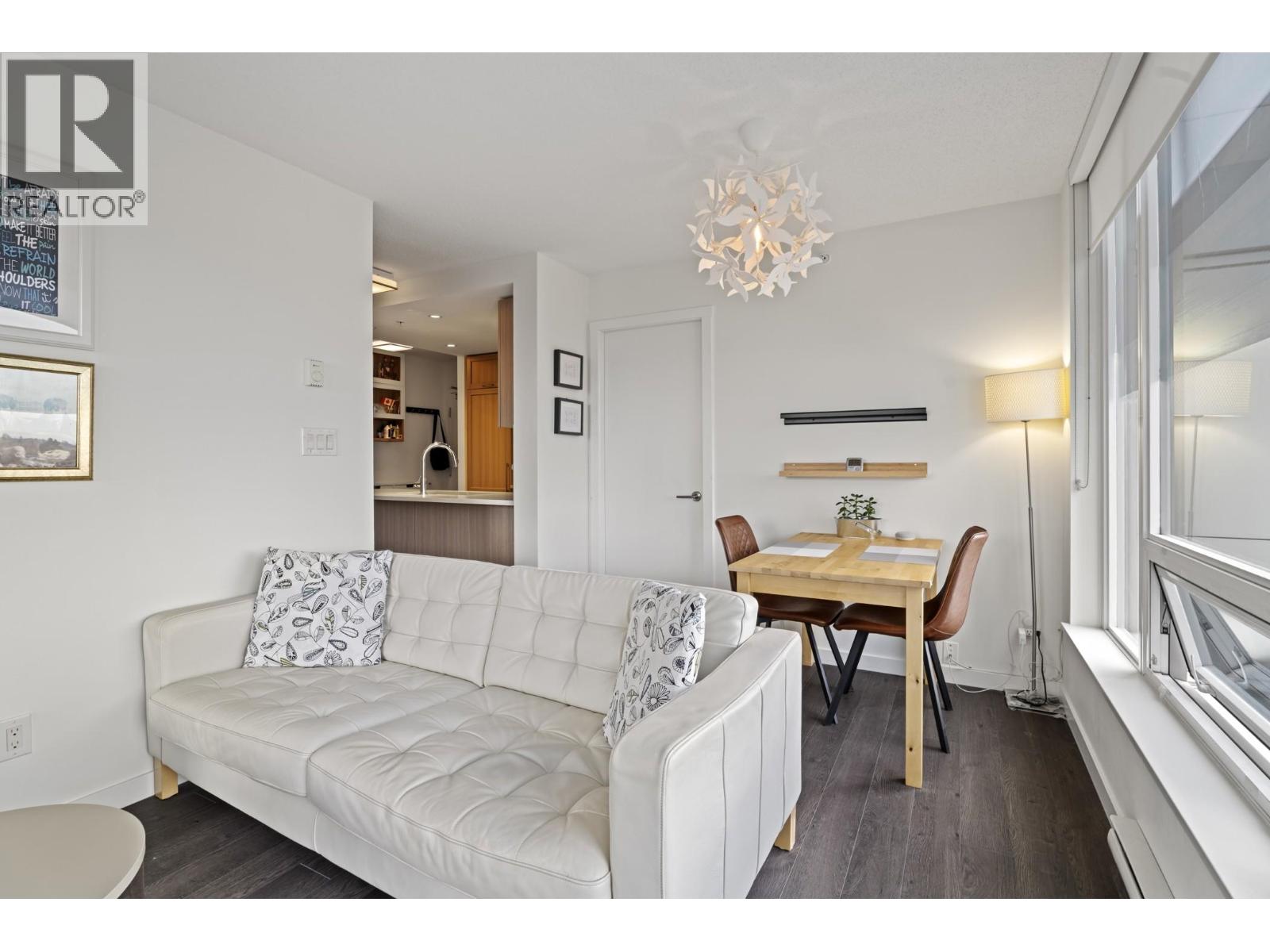 1602 5515 Boundary Road Property Photo 4
