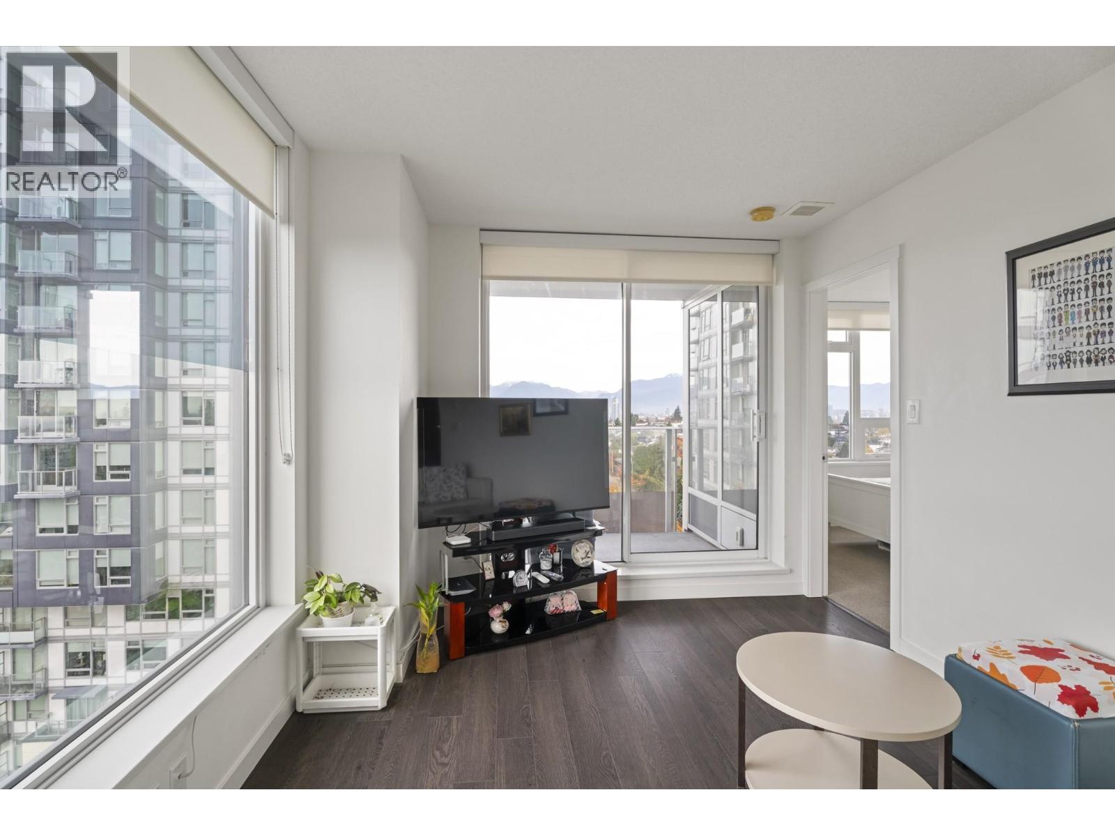 1602 5515 Boundary Road Property Photo 5