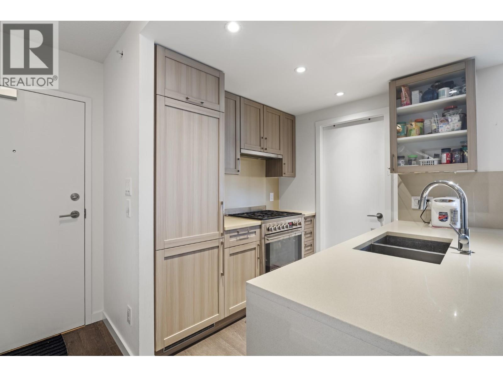 1602 5515 Boundary Road Property Photo 6
