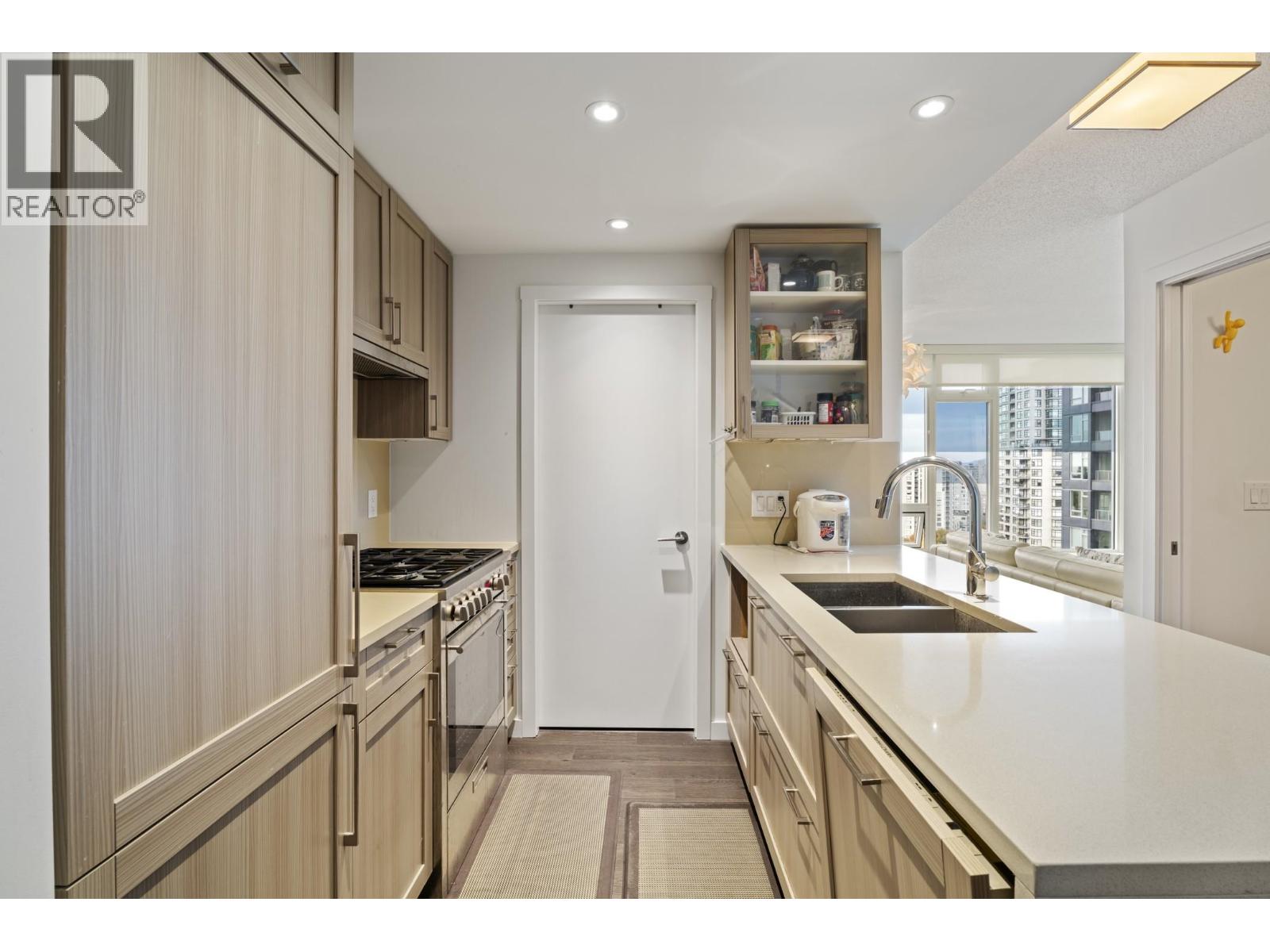 1602 5515 Boundary Road Property Photo 7