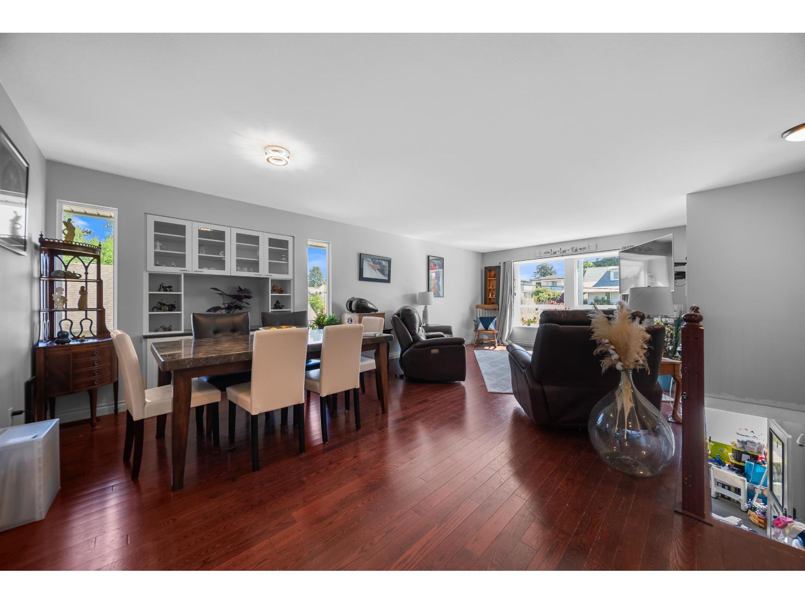 7517 Murray Street Property Photo 4