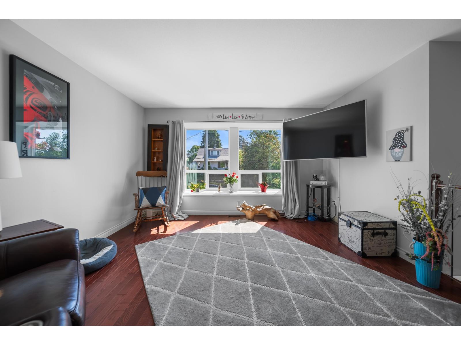 7517 Murray Street Property Photo 5