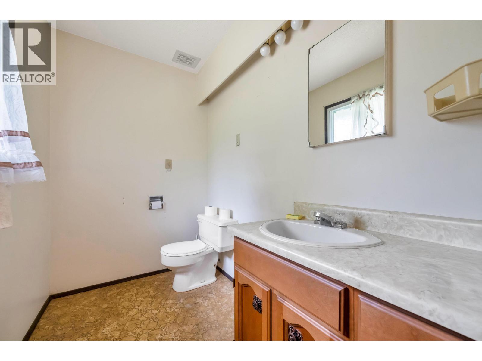 28595 Dewdney Trunk Road Property Photo 16