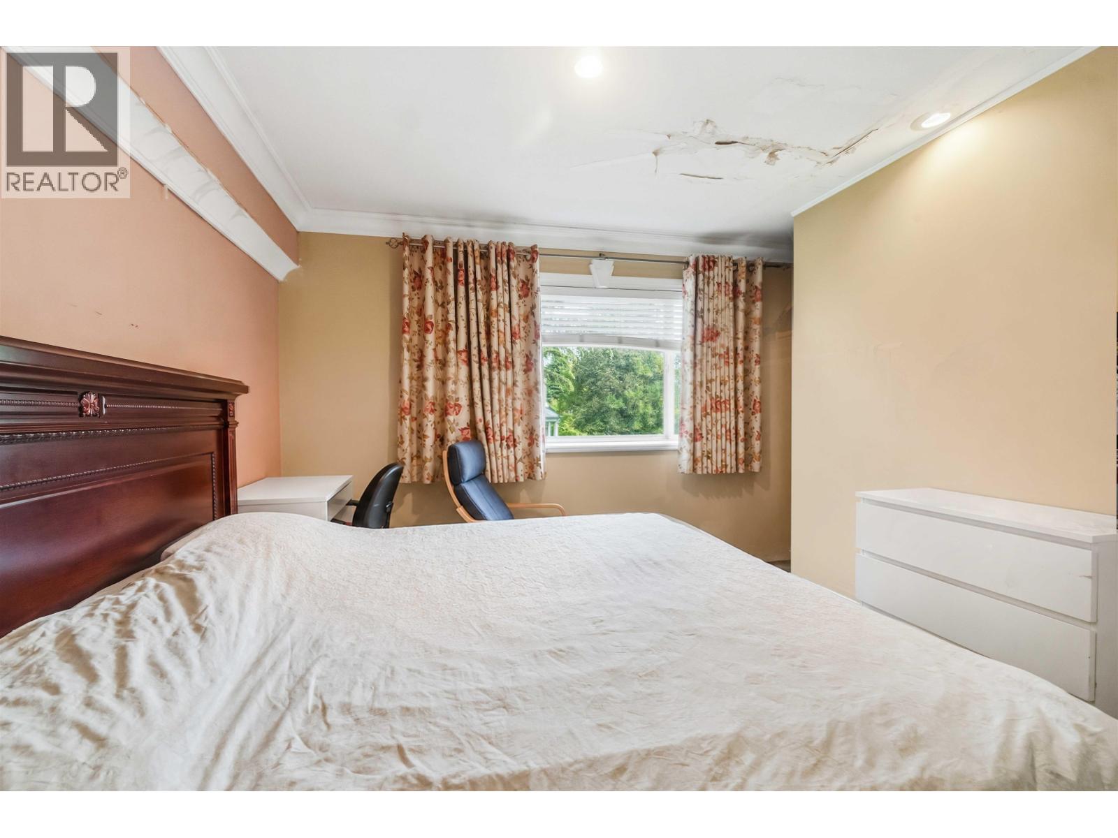 6389 Fremlin Street Property Photo 11