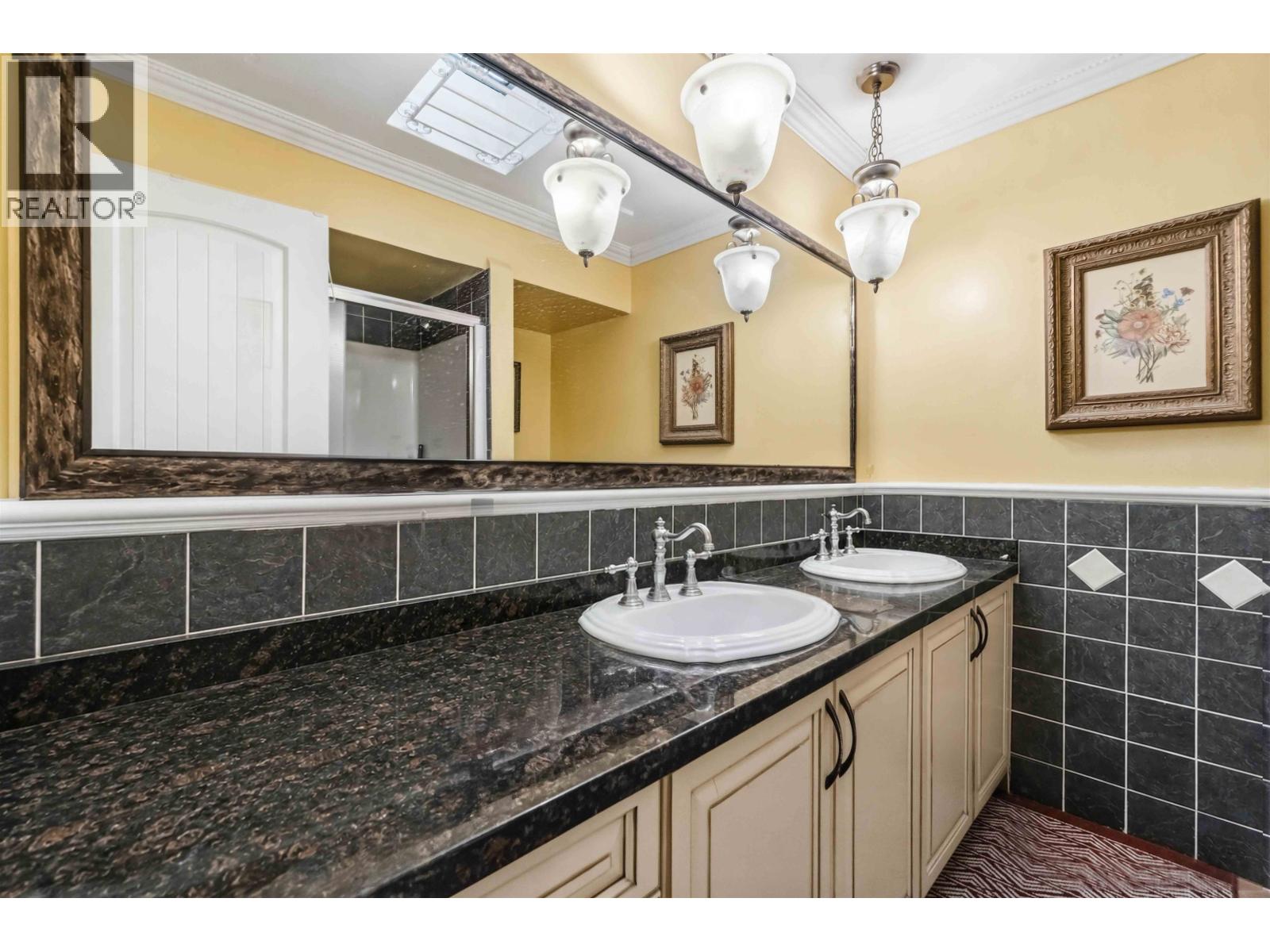6389 Fremlin Street Property Photo 18