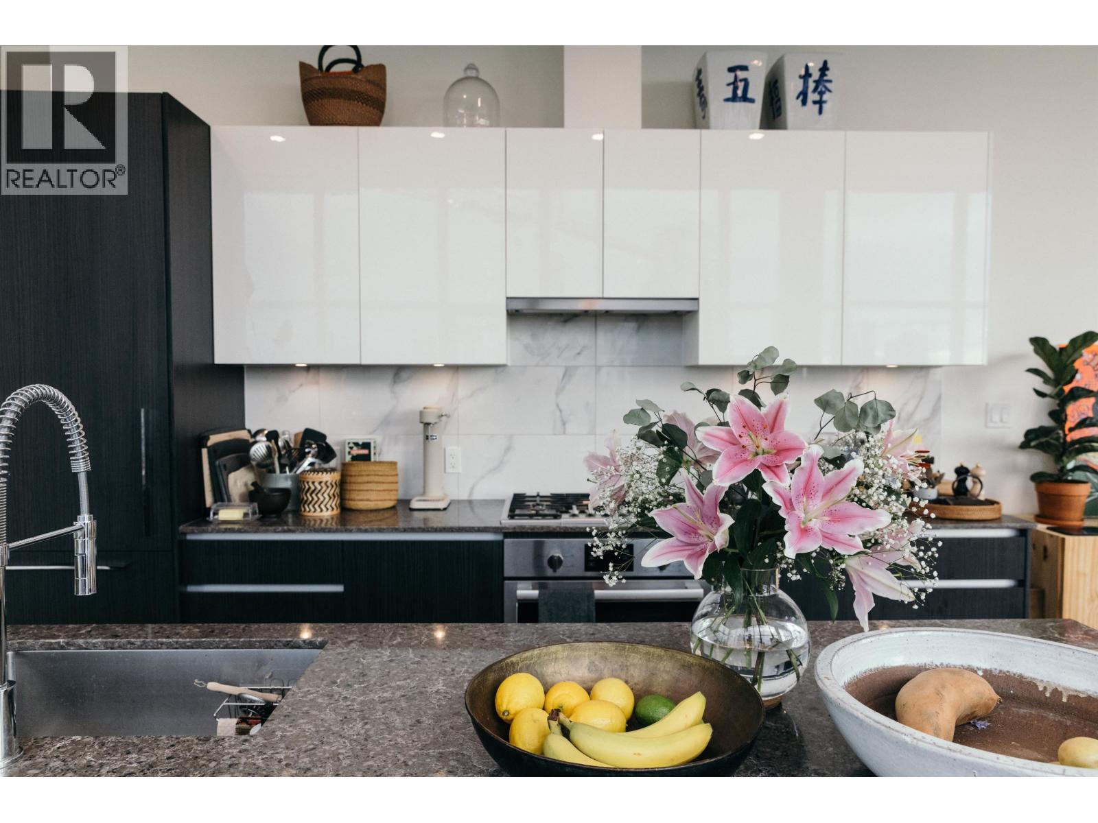 2601 5311 Goring Street Property Photo 3