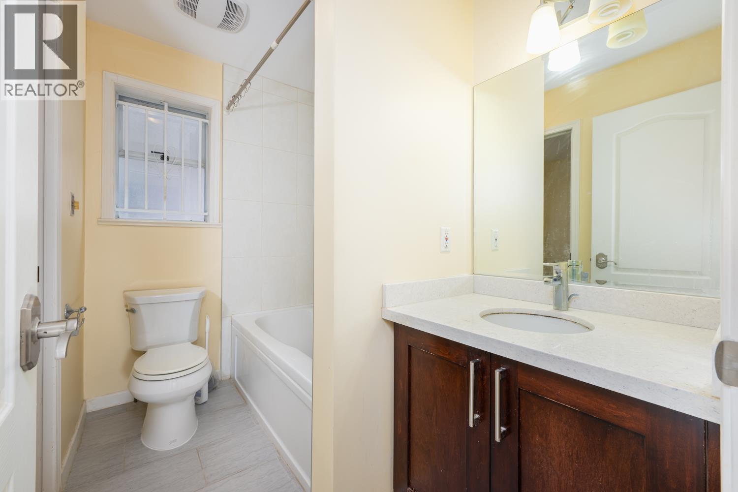 122 W 43rd Avenue Property Photo 7