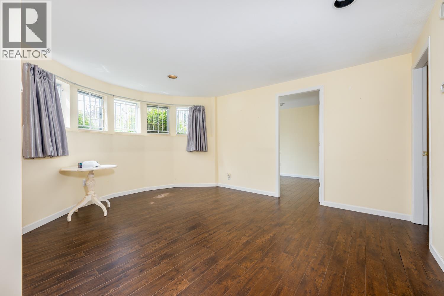 122 W 43rd Avenue Property Photo 15