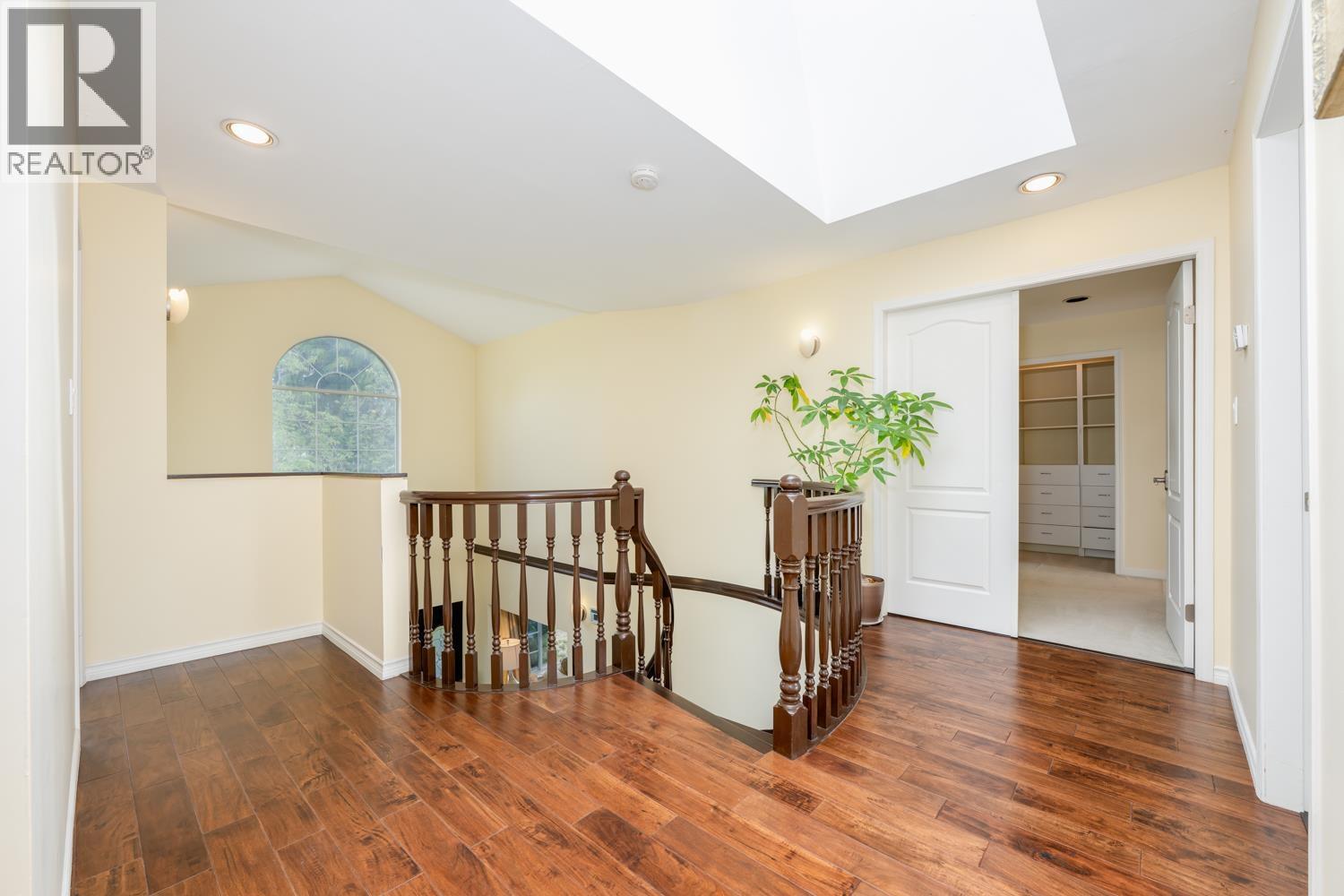 122 W 43rd Avenue Property Photo 18