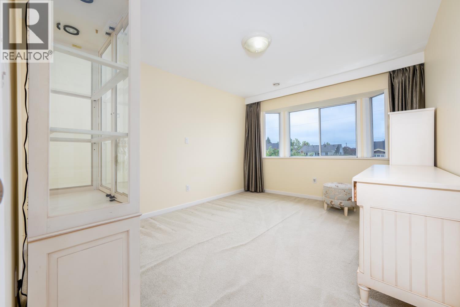 122 W 43rd Avenue Property Photo 21