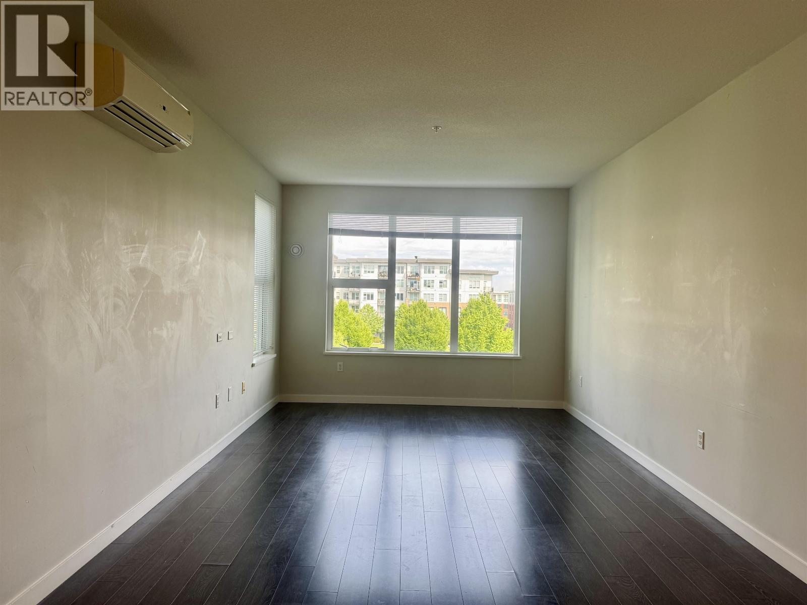 416 9366 Tomicki Avenue Property Photo 3