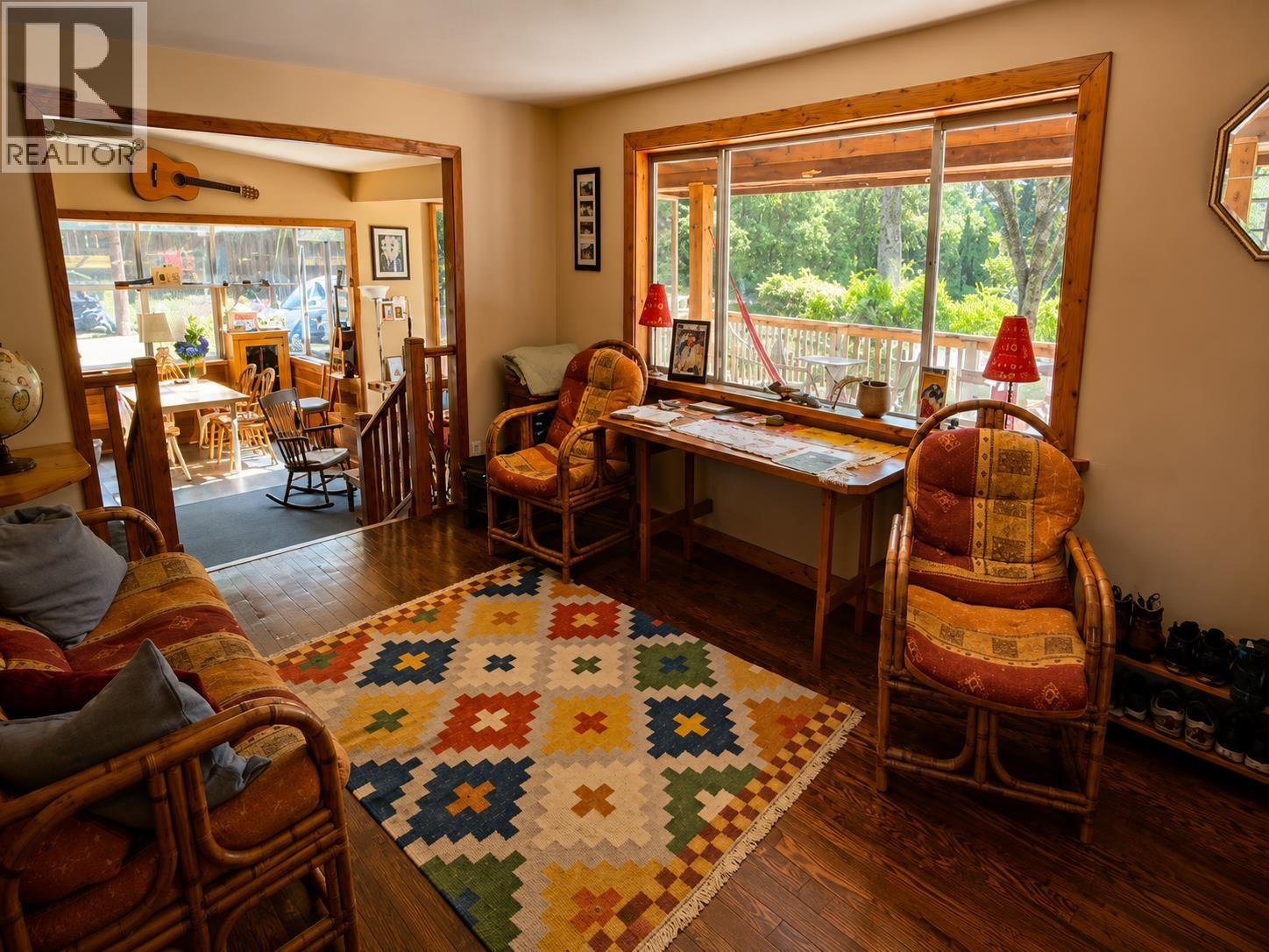 1261 Roberts Creek Road Property Photo 4