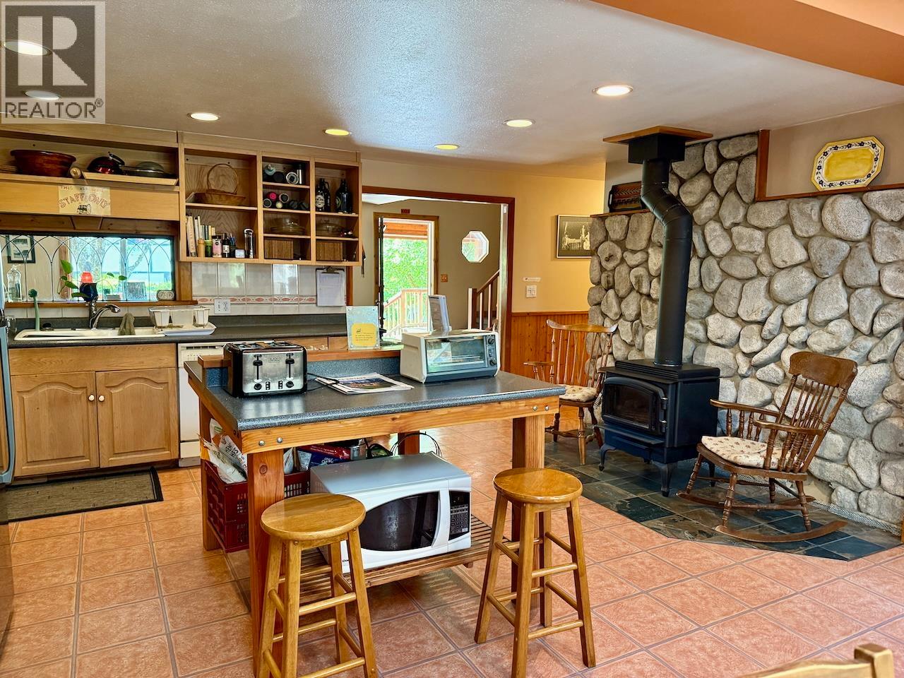 1261 Roberts Creek Road Property Photo 6