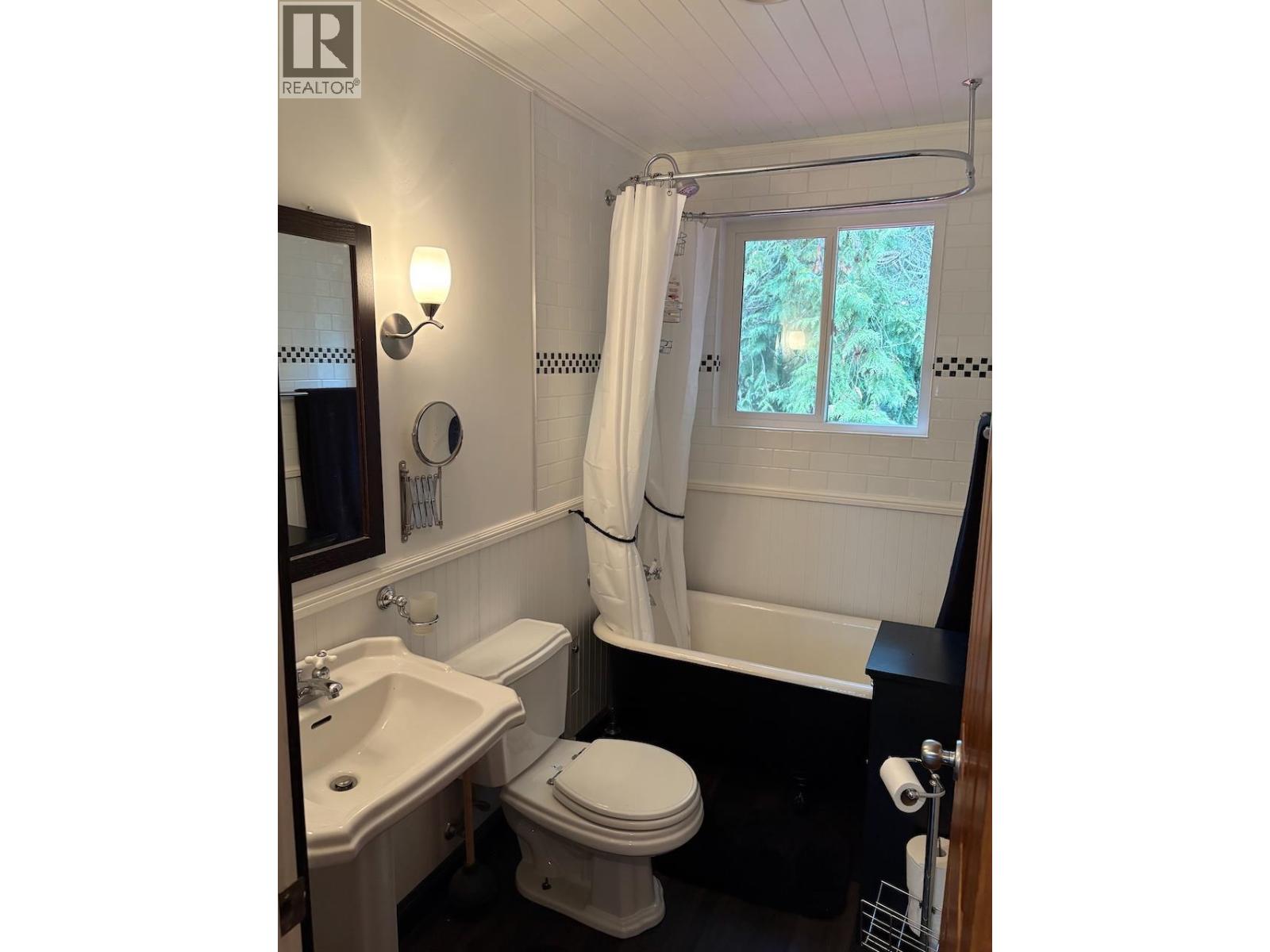 1261 Roberts Creek Road Property Photo 25
