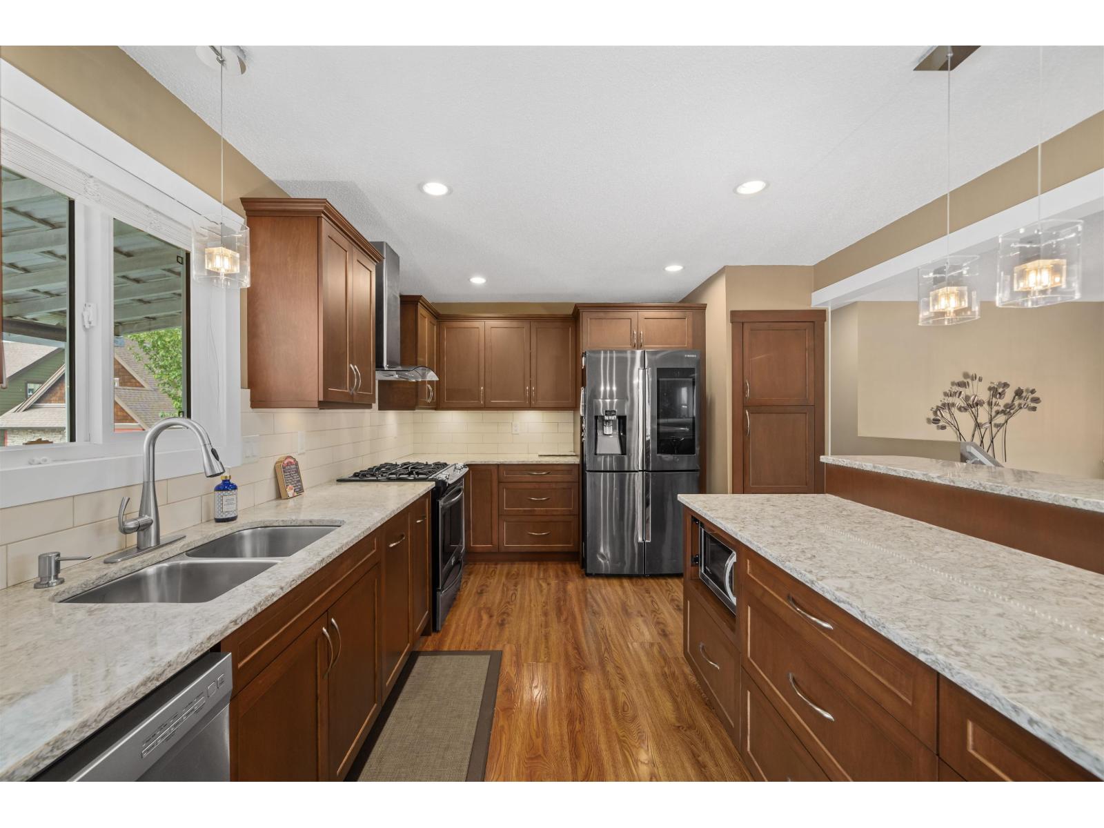 6235 Dundee Place Property Photo 5