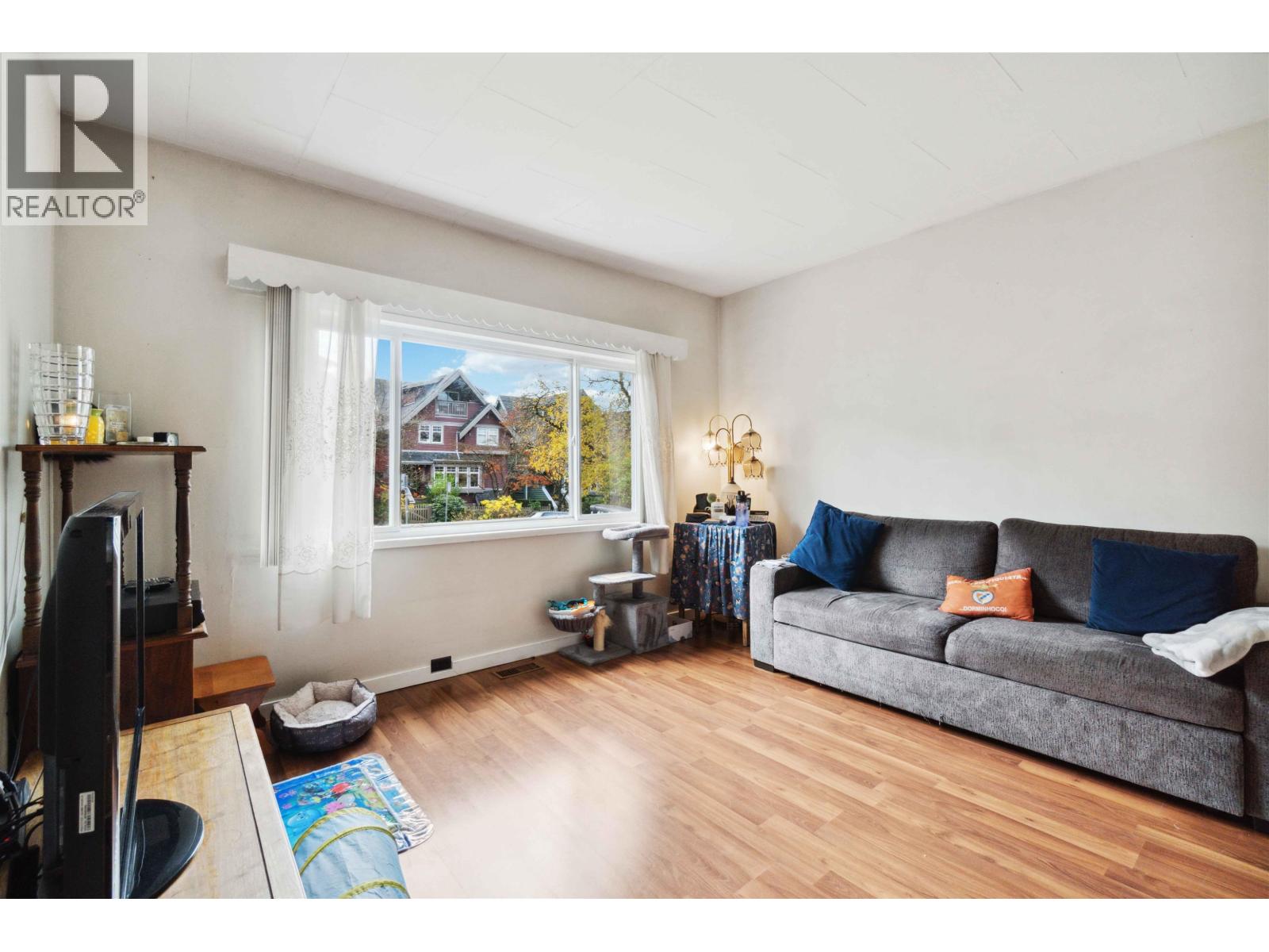1649 Grant Street Property Photo 2