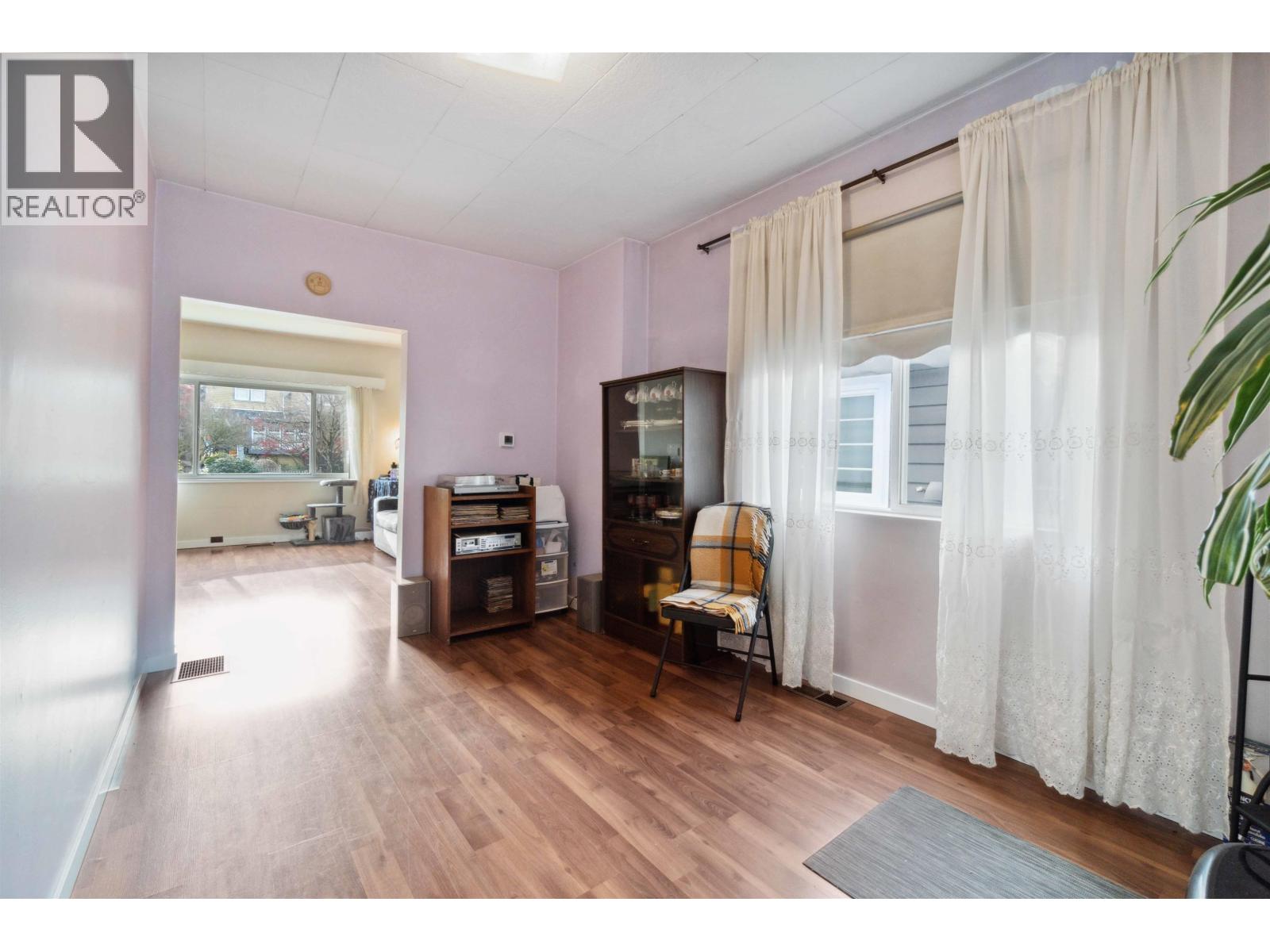 1649 Grant Street Property Photo 4