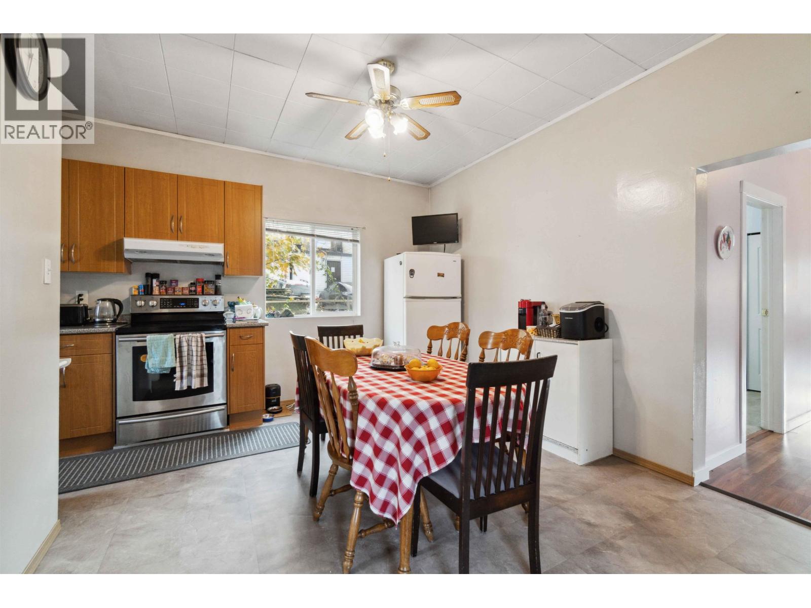 1649 Grant Street Property Photo 6