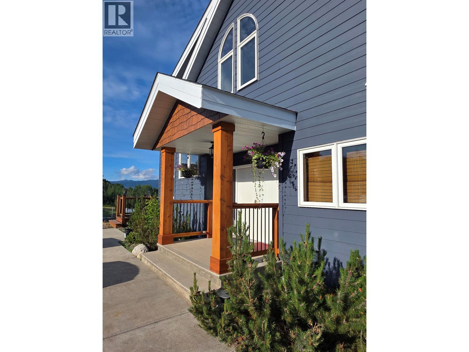 8020 Hislop Road Property Photo 3