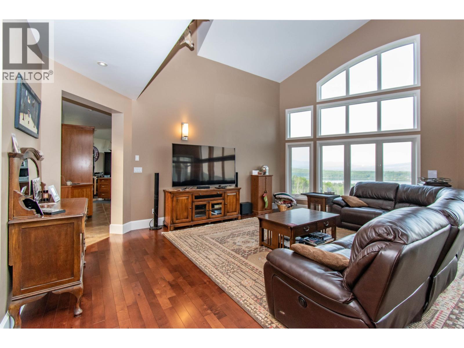 8020 Hislop Road Property Photo 7