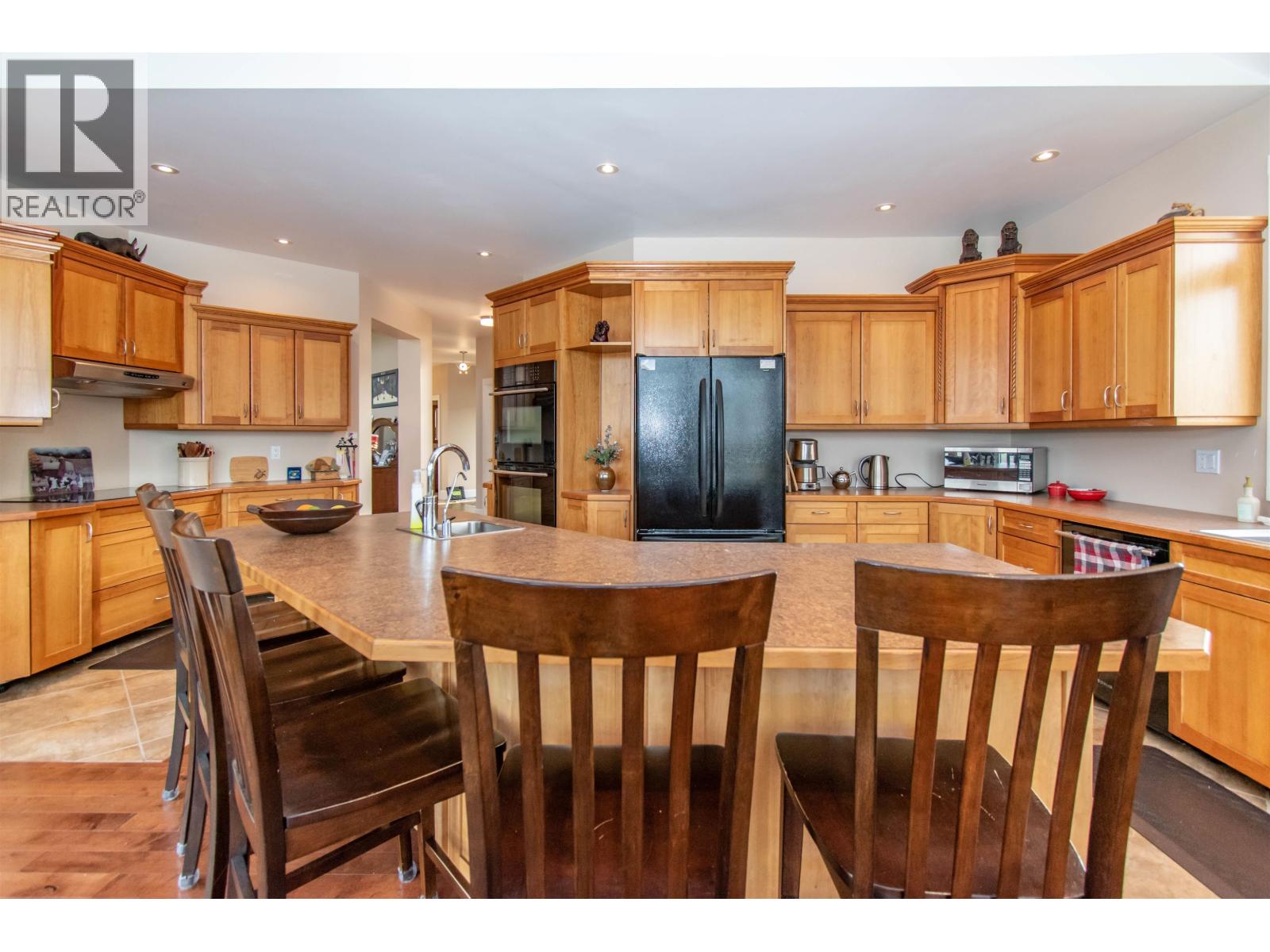 8020 Hislop Road Property Photo 10