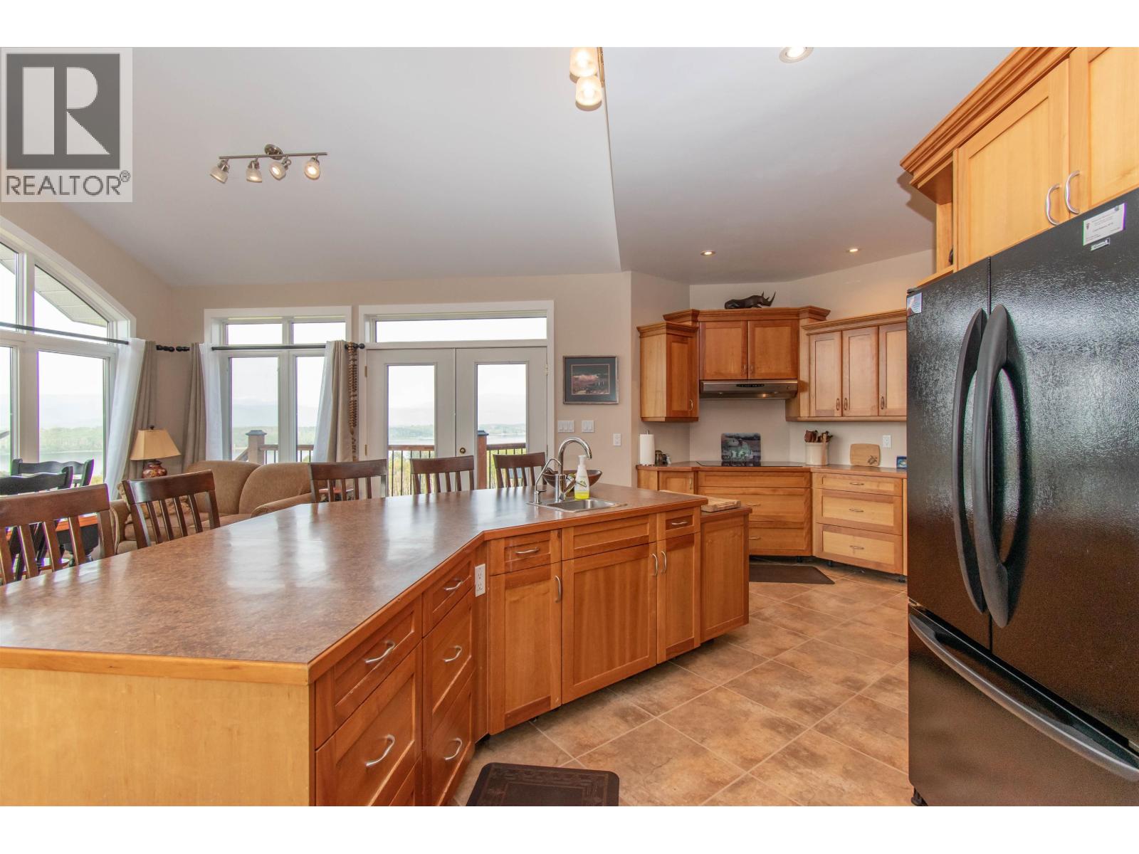 8020 Hislop Road Property Photo 11