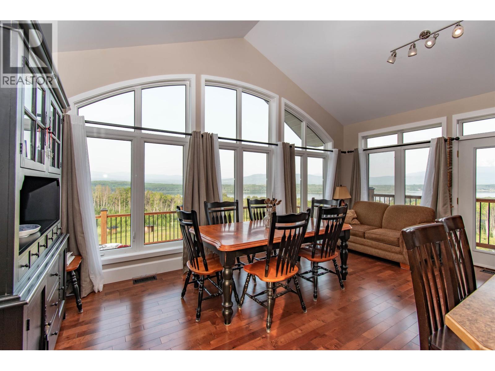 8020 Hislop Road Property Photo 12