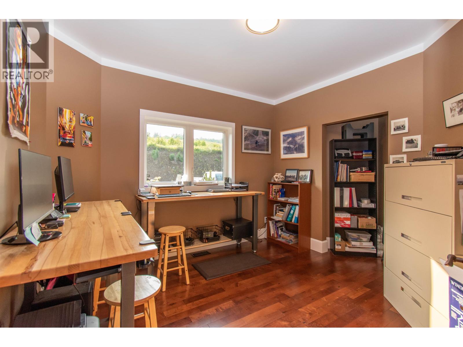 8020 Hislop Road Property Photo 13