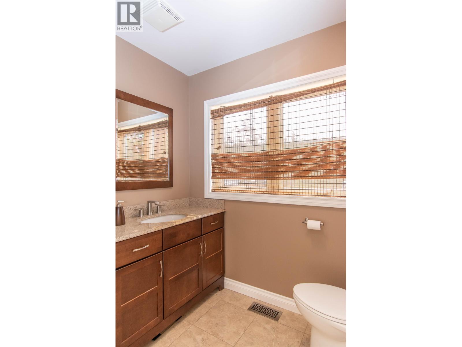 8020 Hislop Road Property Photo 15