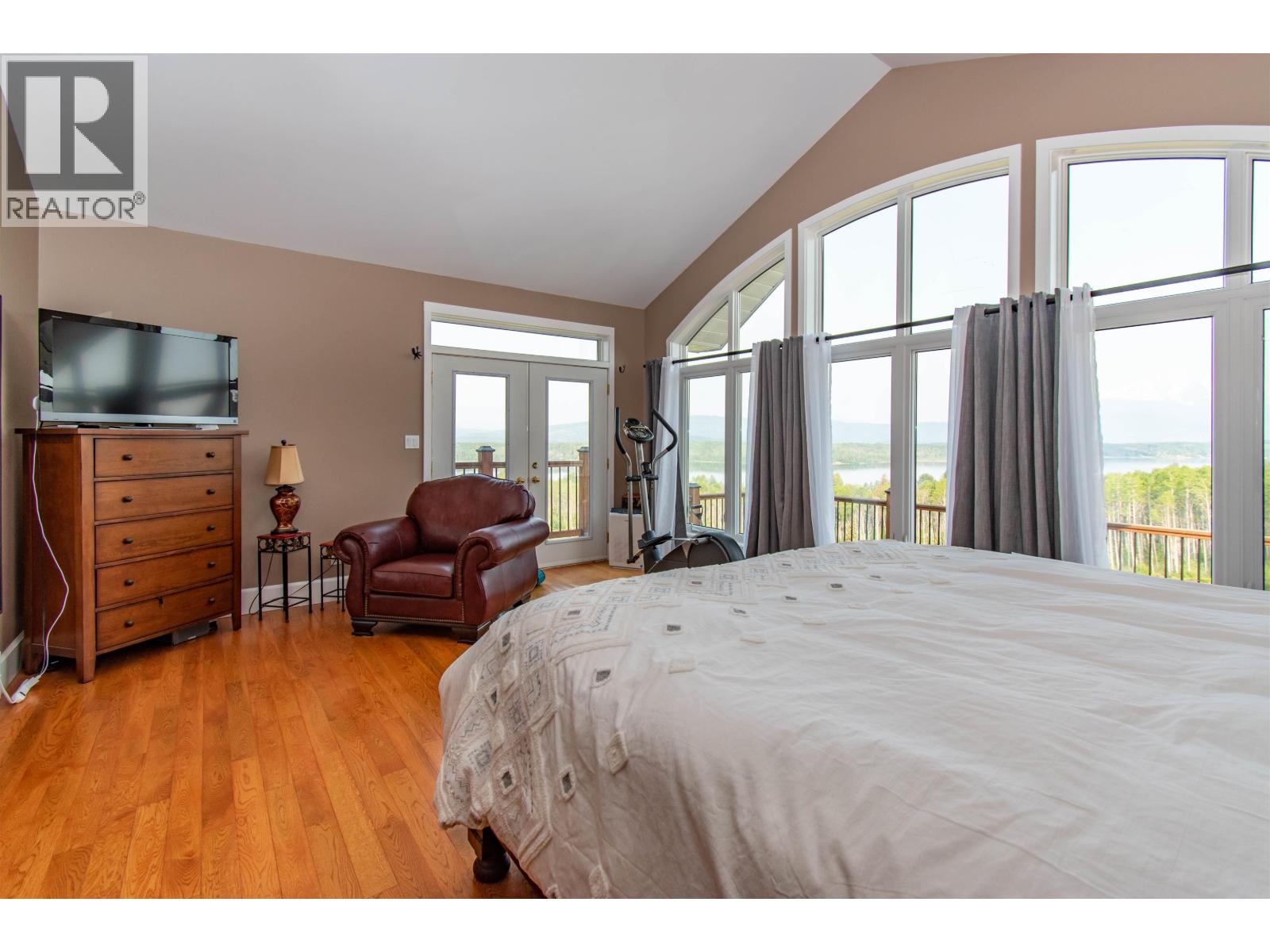 8020 Hislop Road Property Photo 18