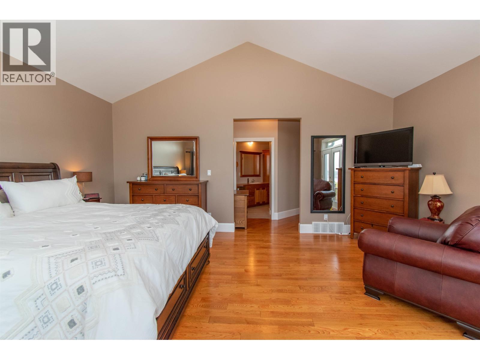 8020 Hislop Road Property Photo 19