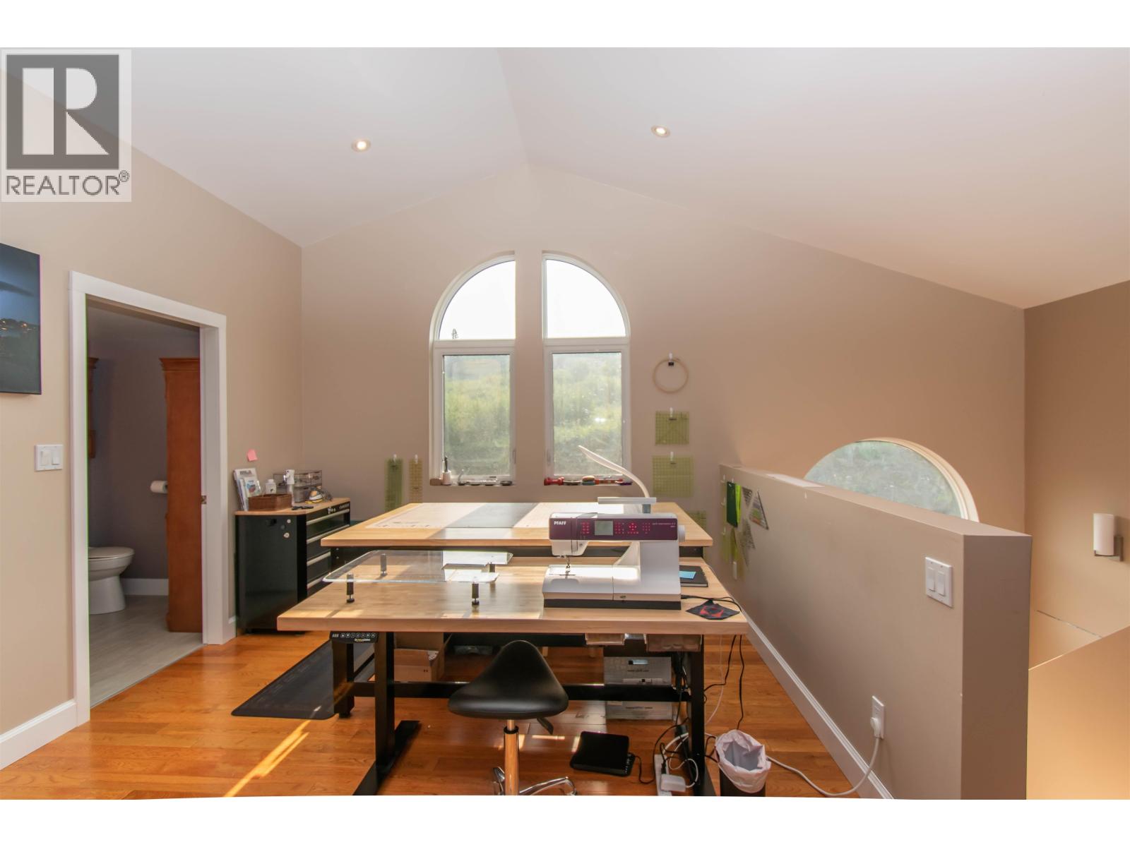 8020 Hislop Road Property Photo 22