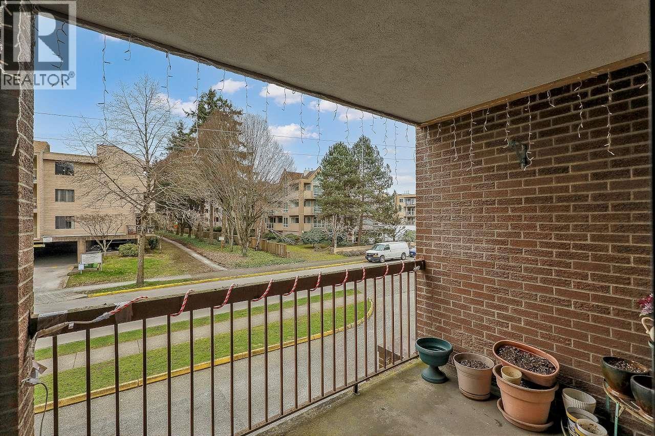143 8500 Ackroyd Road Property Photo 6
