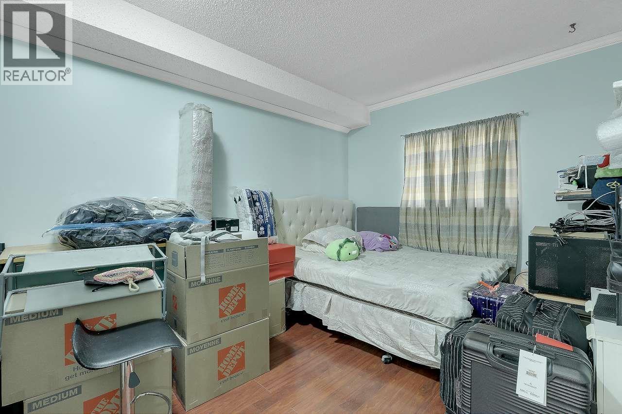143 8500 Ackroyd Road Property Photo 9