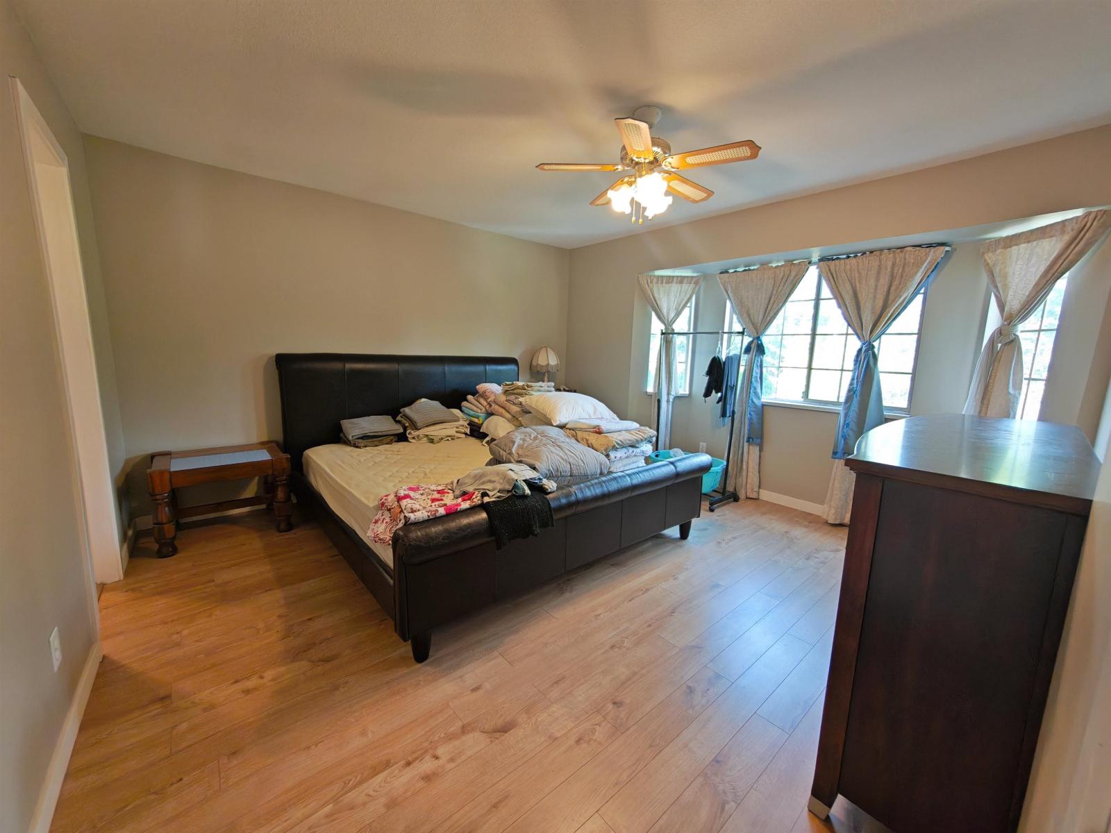 16328 96 Avenue Property Photo 13