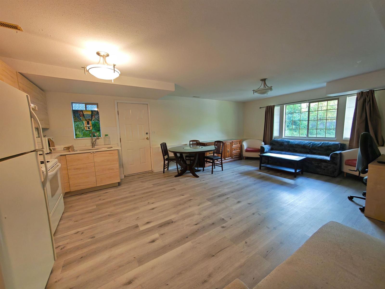 16328 96 Avenue Property Photo 18