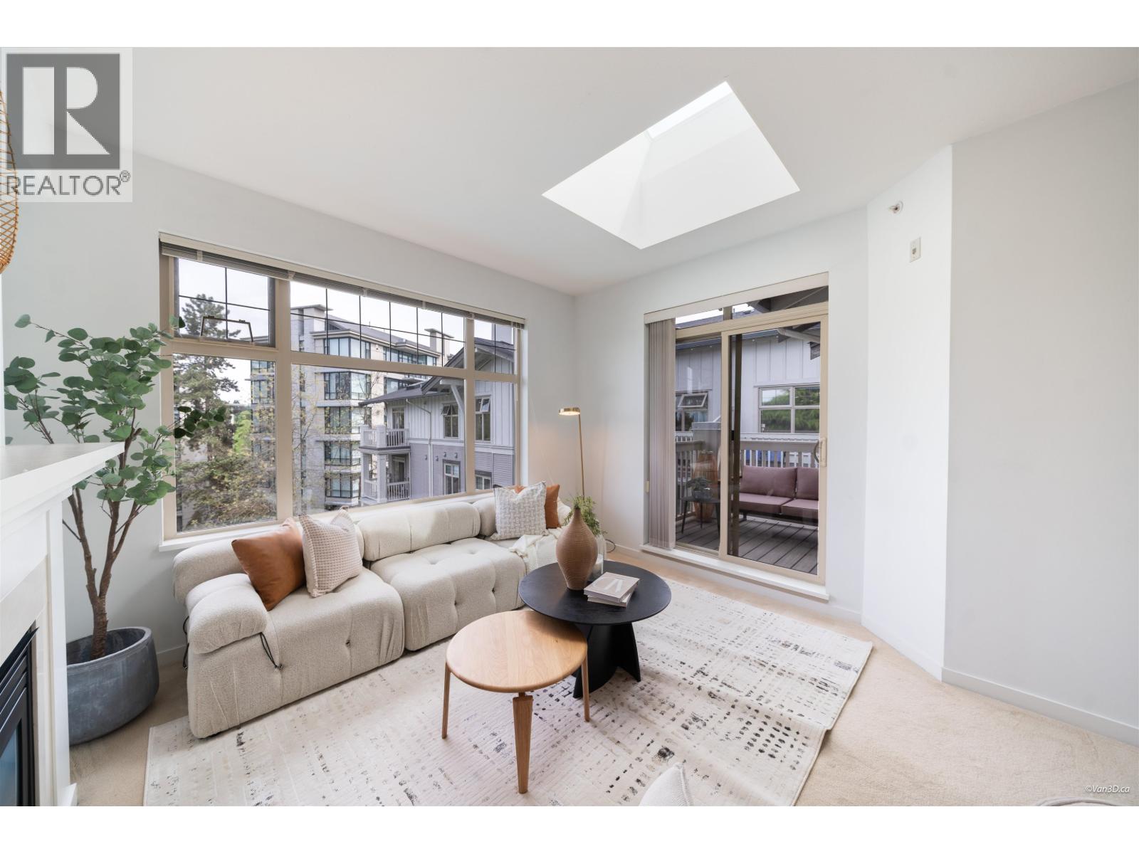 404 4883 Maclure Mews Property Photo 7