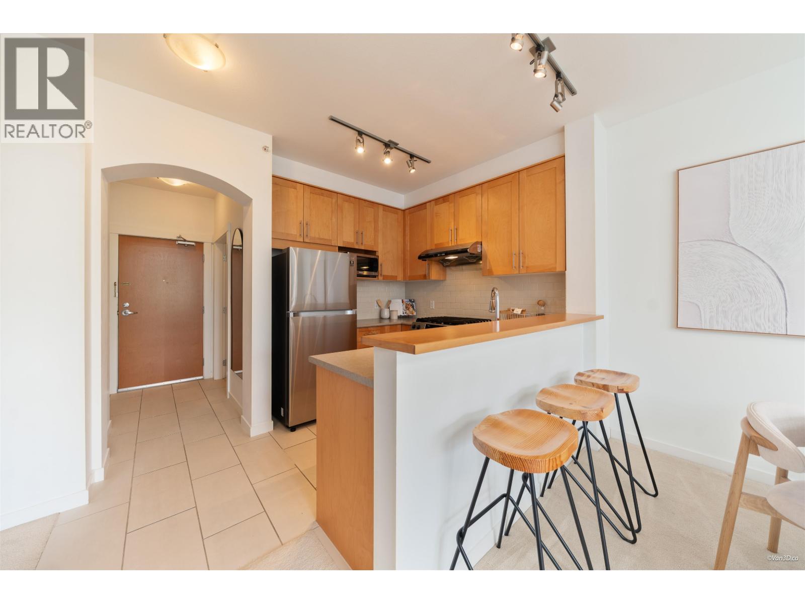 404 4883 Maclure Mews Property Photo 11