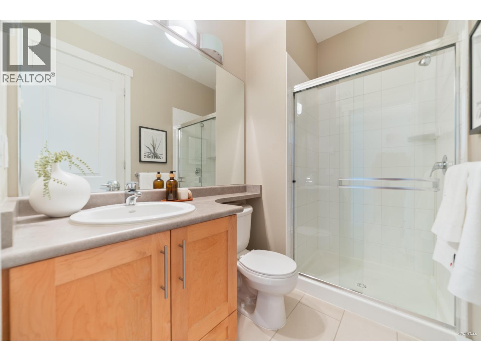 404 4883 Maclure Mews Property Photo 16