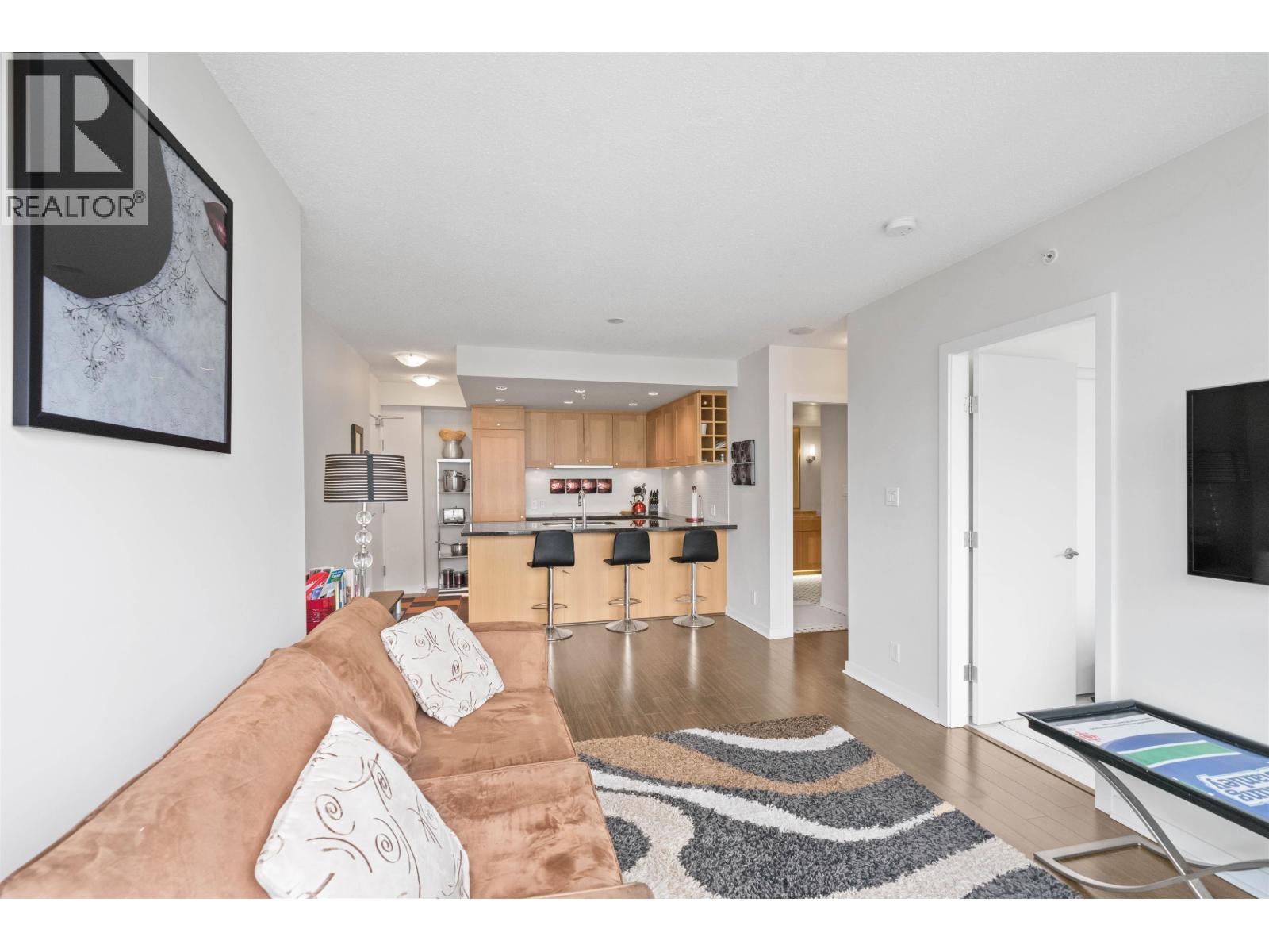 2001 821 Cambie Street Property Photo 4