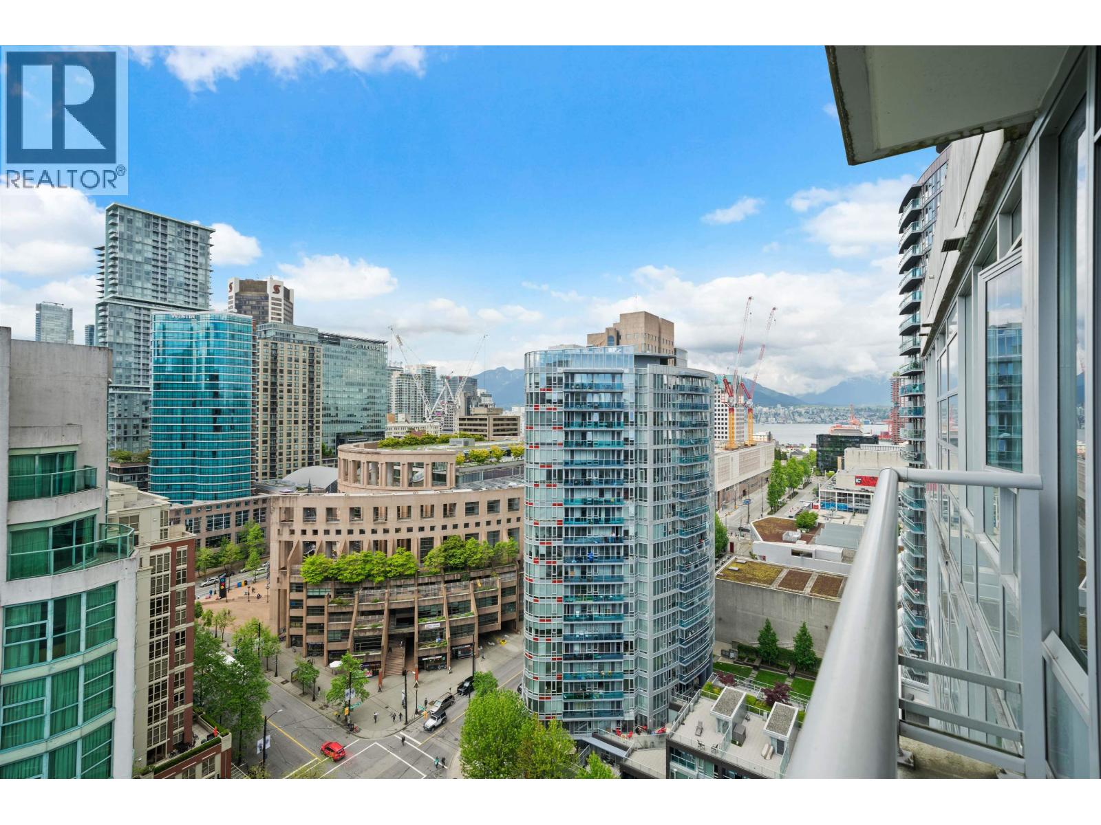 2001 821 Cambie Street Property Photo 5