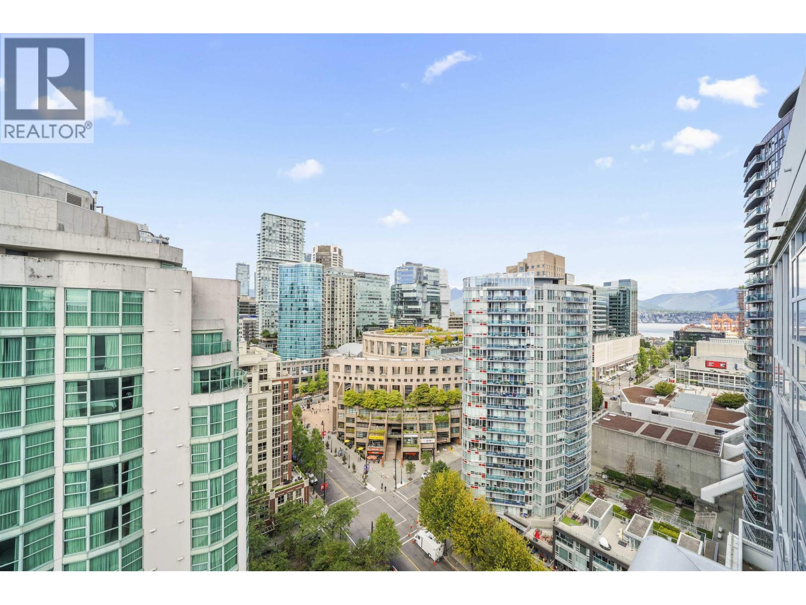 2001 821 Cambie Street Property Photo 6