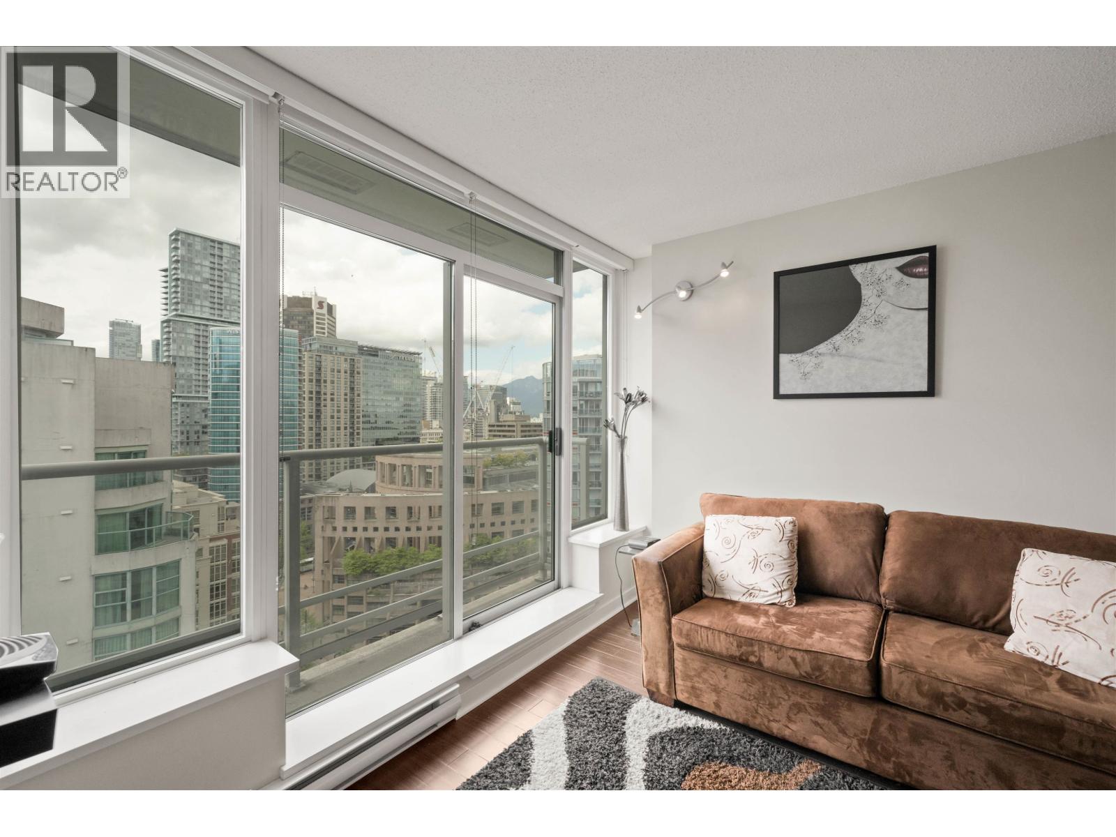 2001 821 Cambie Street Property Photo 9