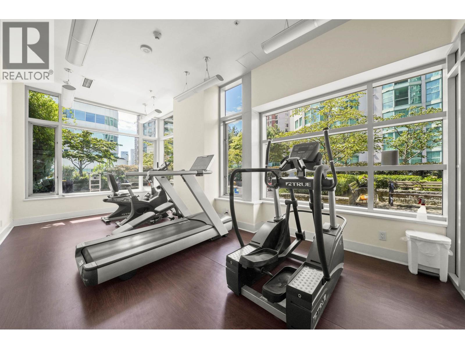 2001 821 Cambie Street Property Photo 17