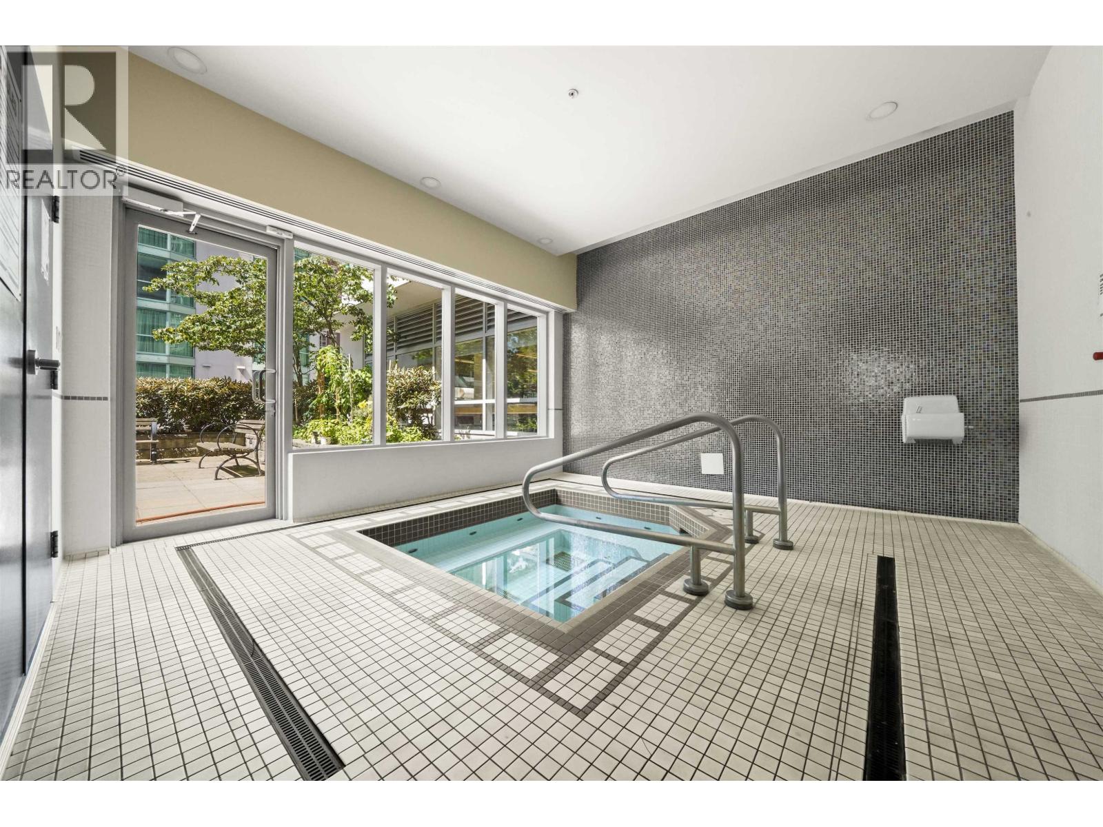 2001 821 Cambie Street Property Photo 18